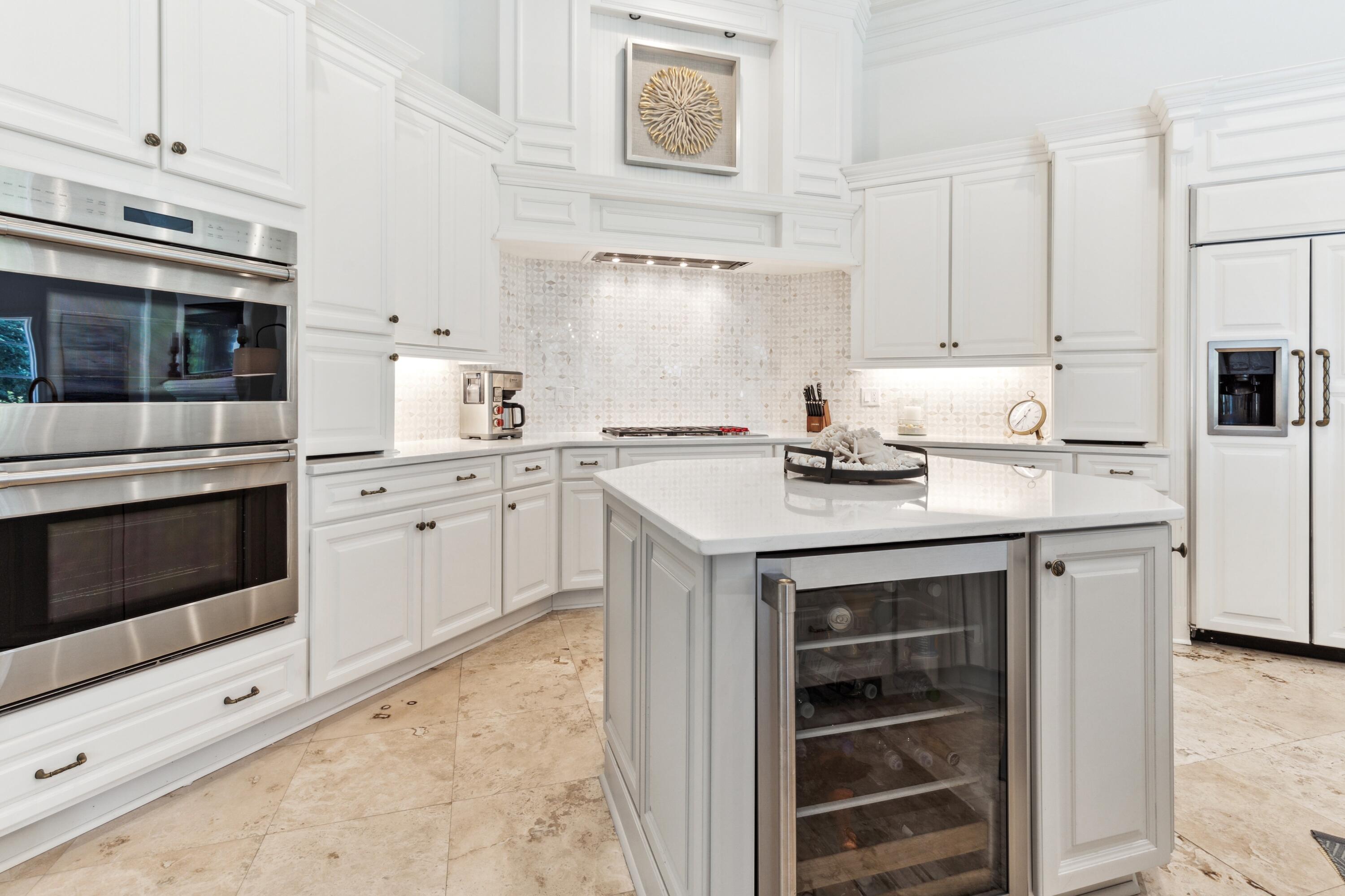 3413 Ravenwood Lane