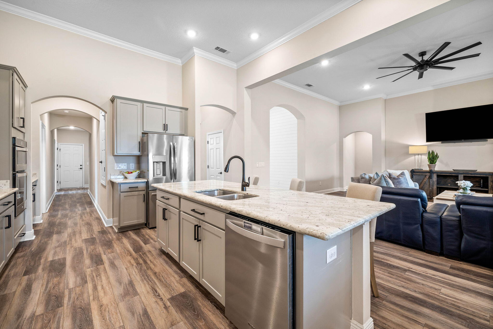 1297 Brushed Dune Circle