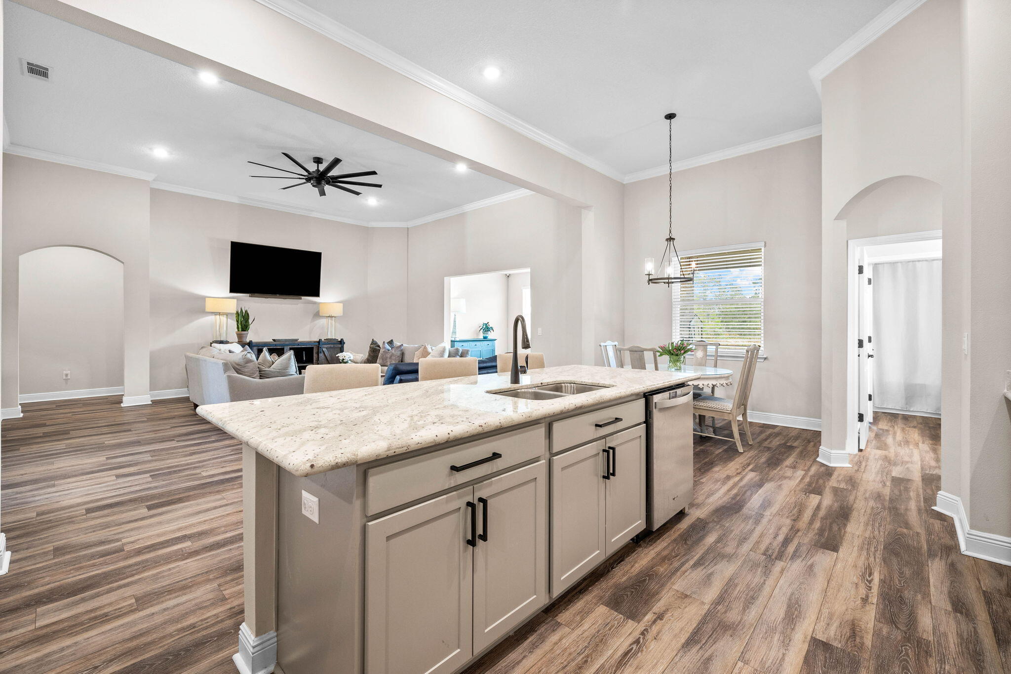 1297 Brushed Dune Circle