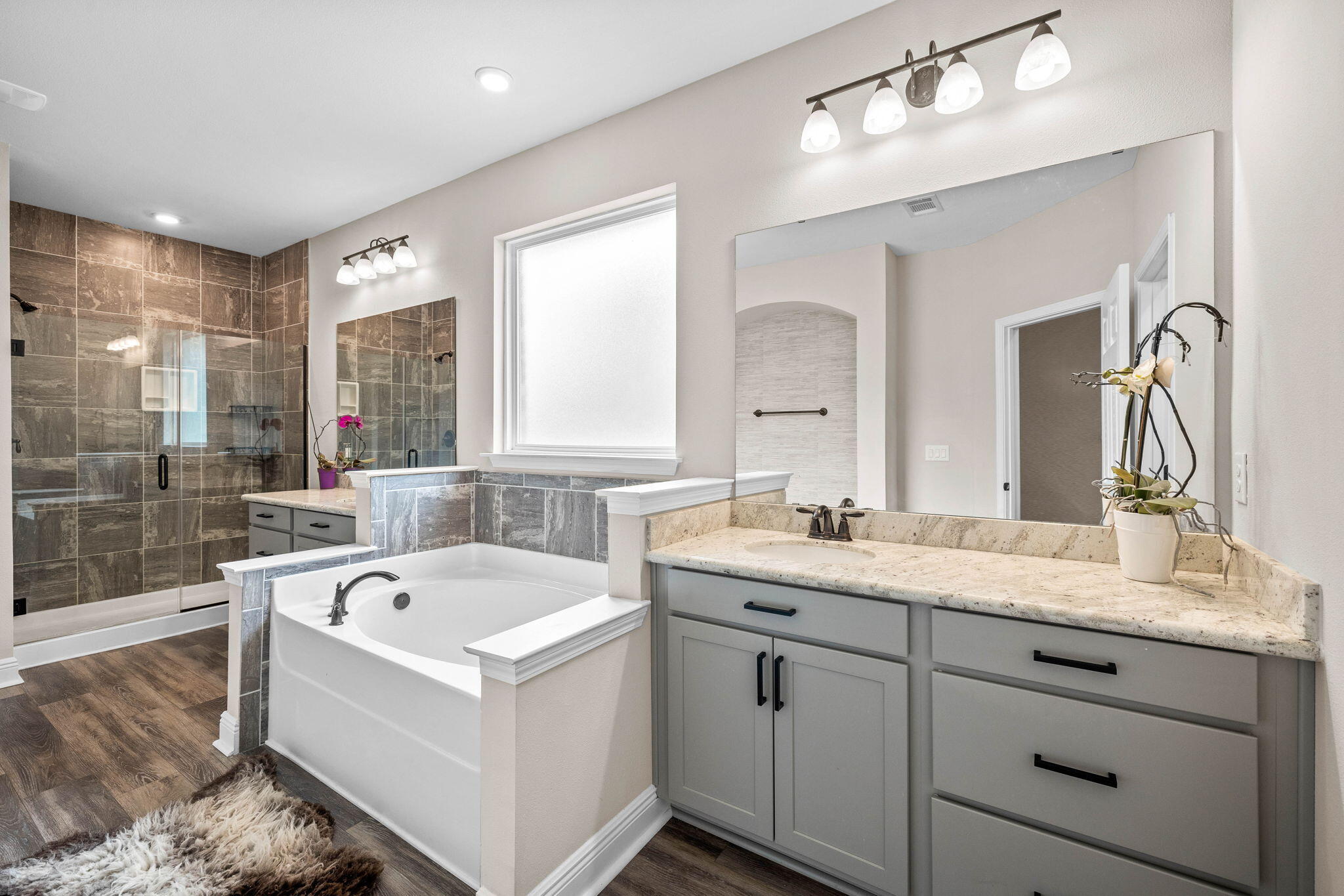 1297 Brushed Dune Circle