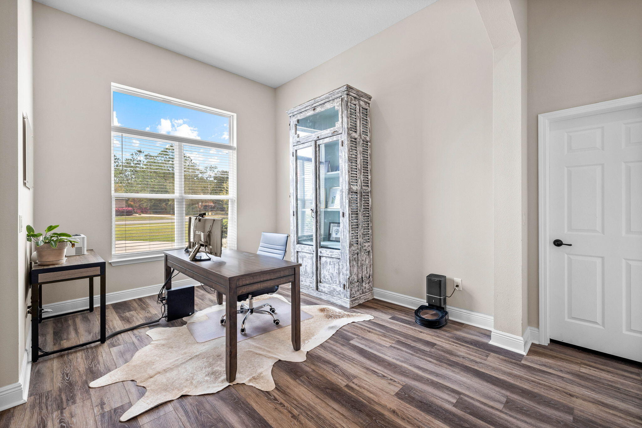 1297 Brushed Dune Circle