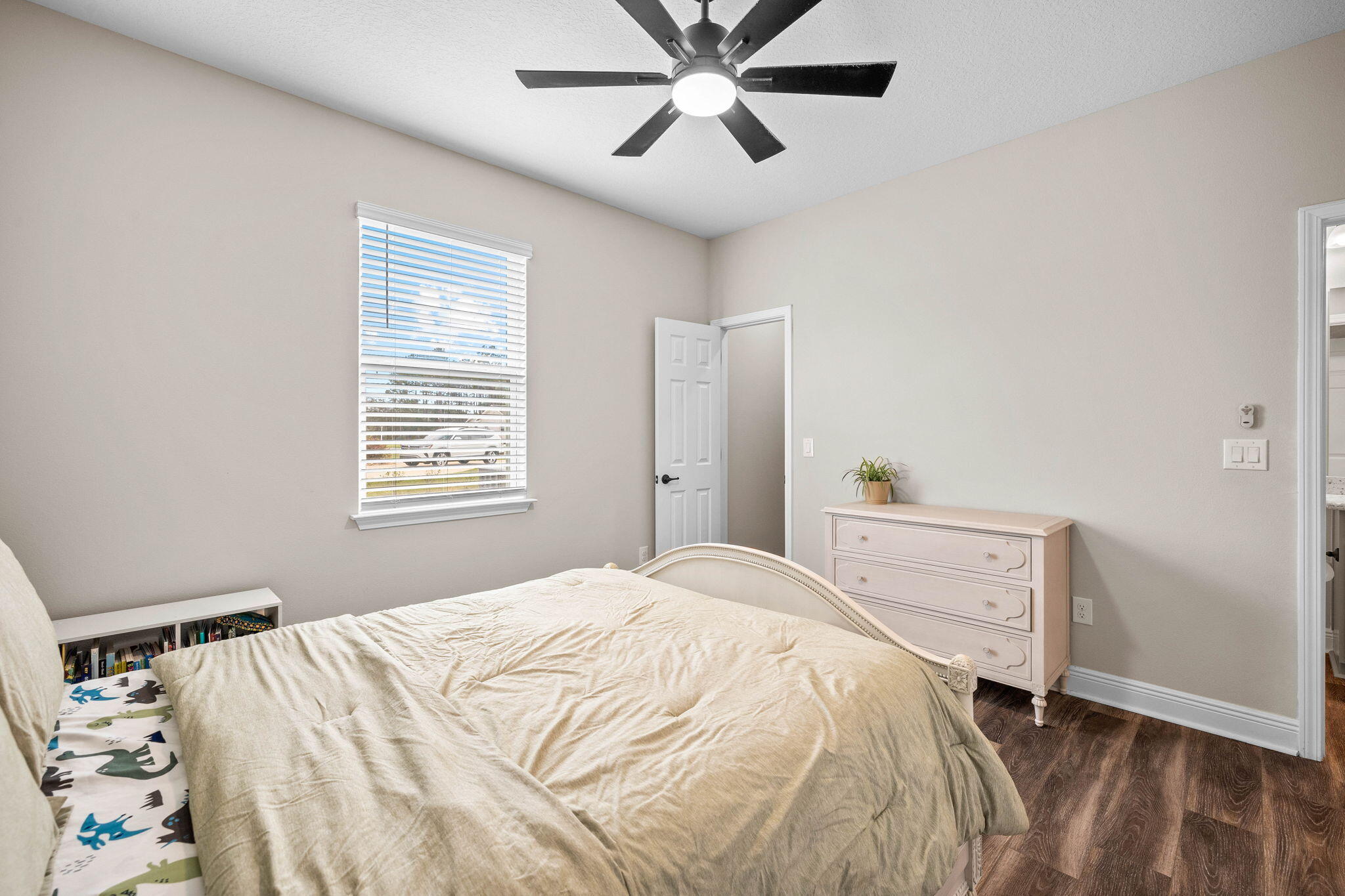 1297 Brushed Dune Circle