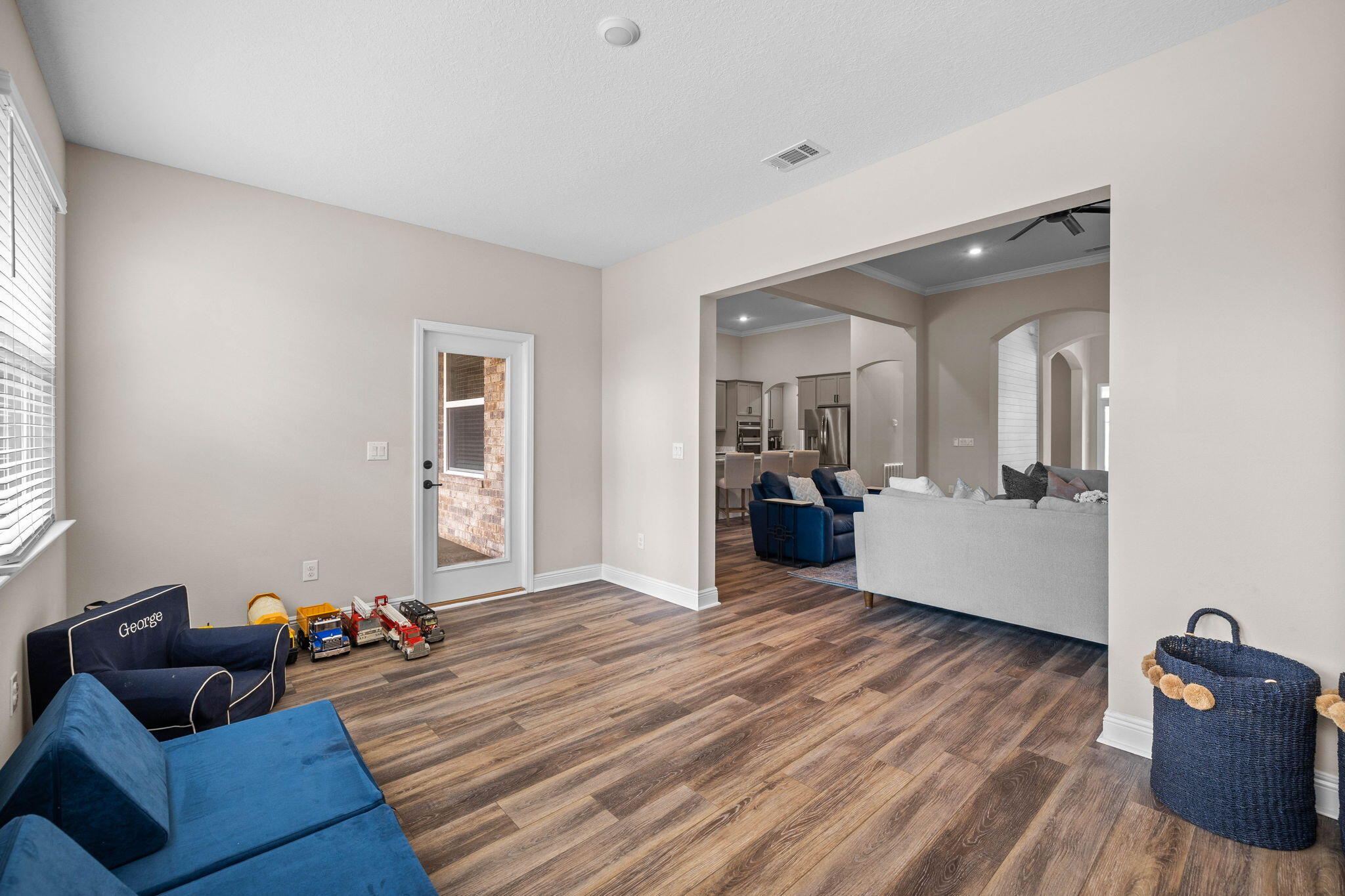 1297 Brushed Dune Circle