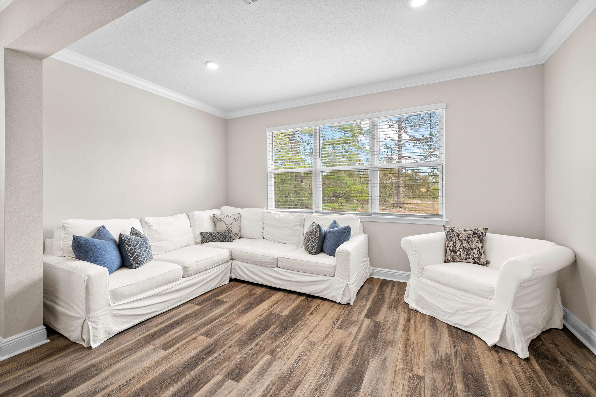 1297 Brushed Dune Circle