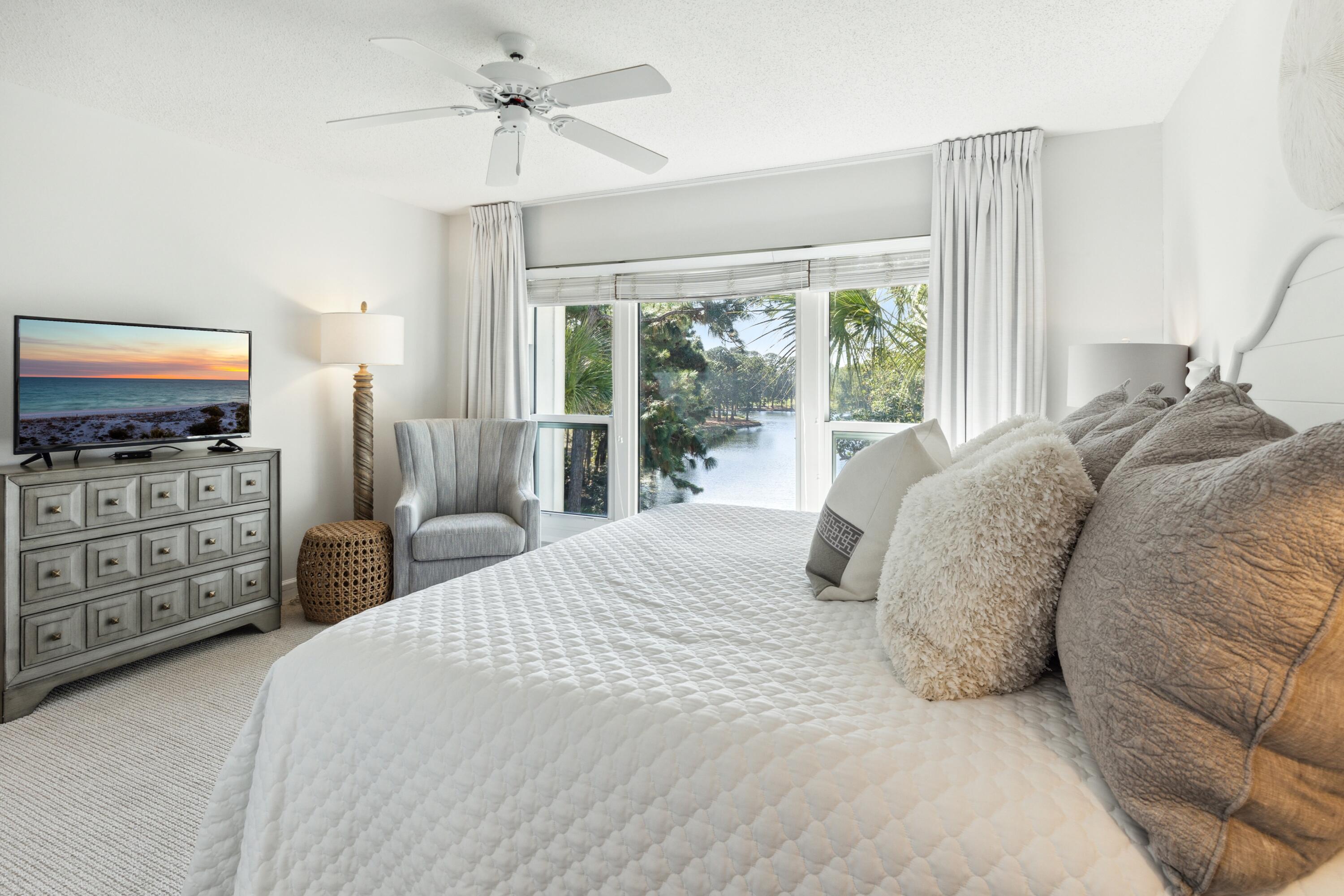 8568 Turnberry Drive, 8568