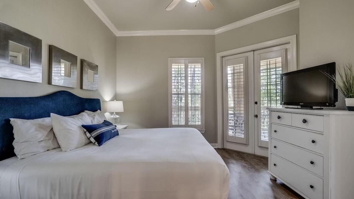 2335 Crystal Cove Place