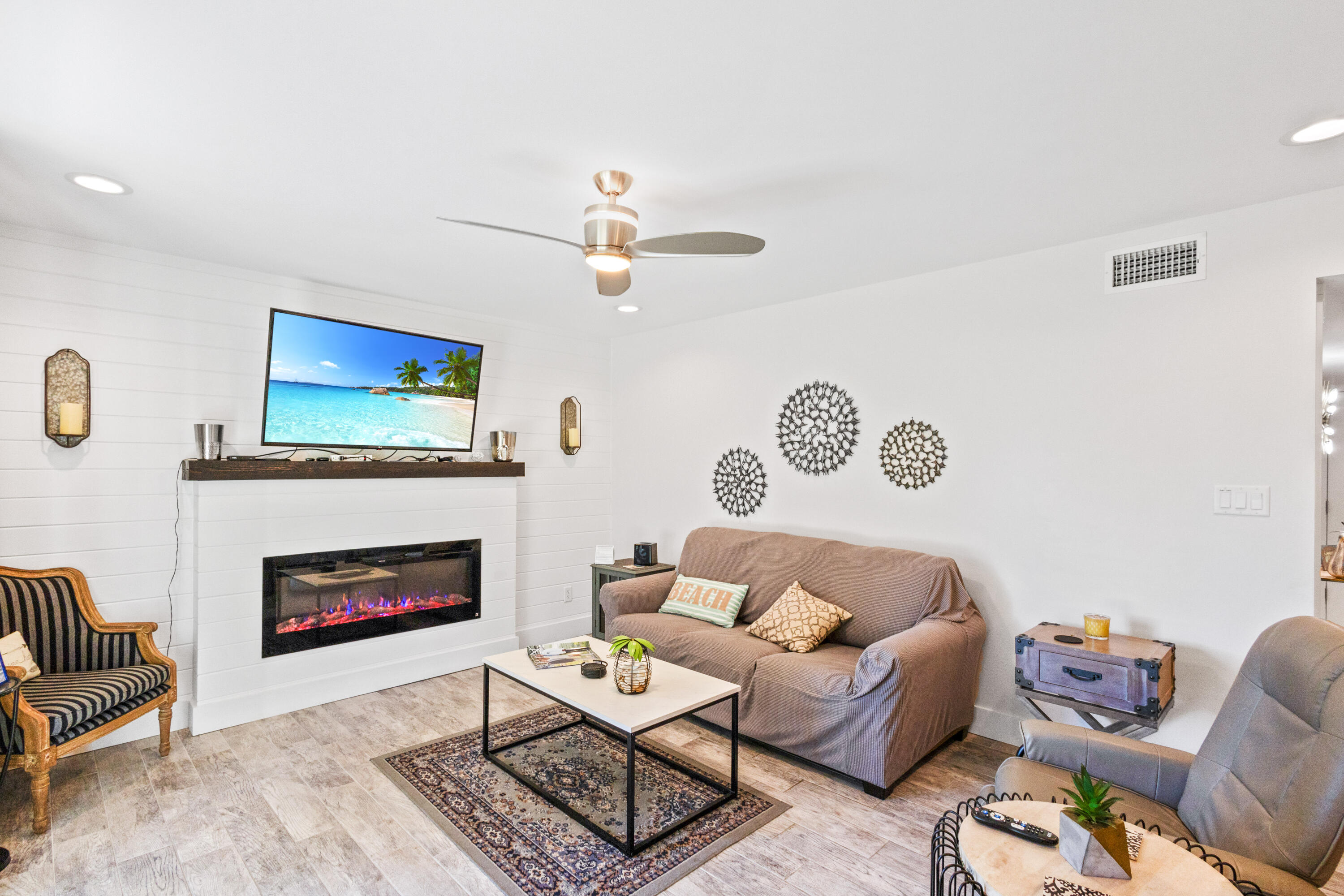 166 N Driftwood Bay, 36A