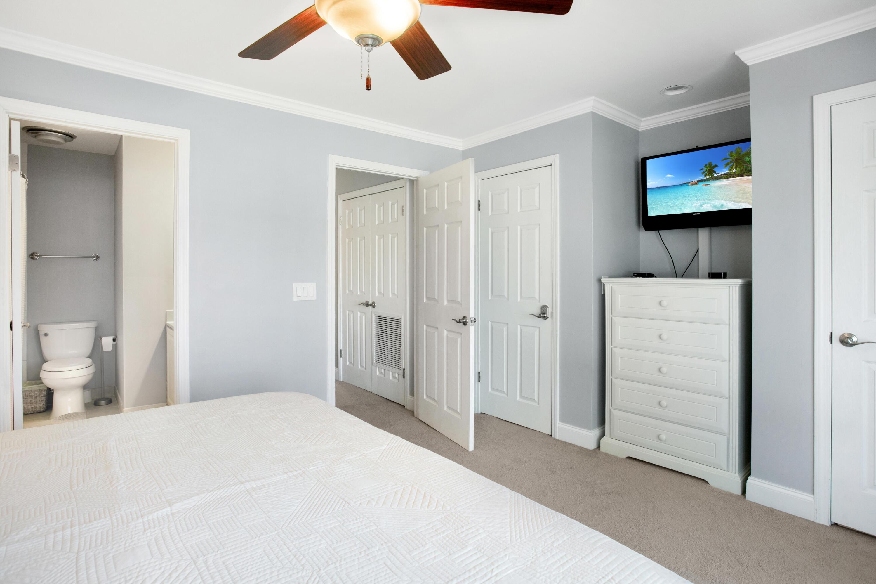 5051 Beachwalk Way