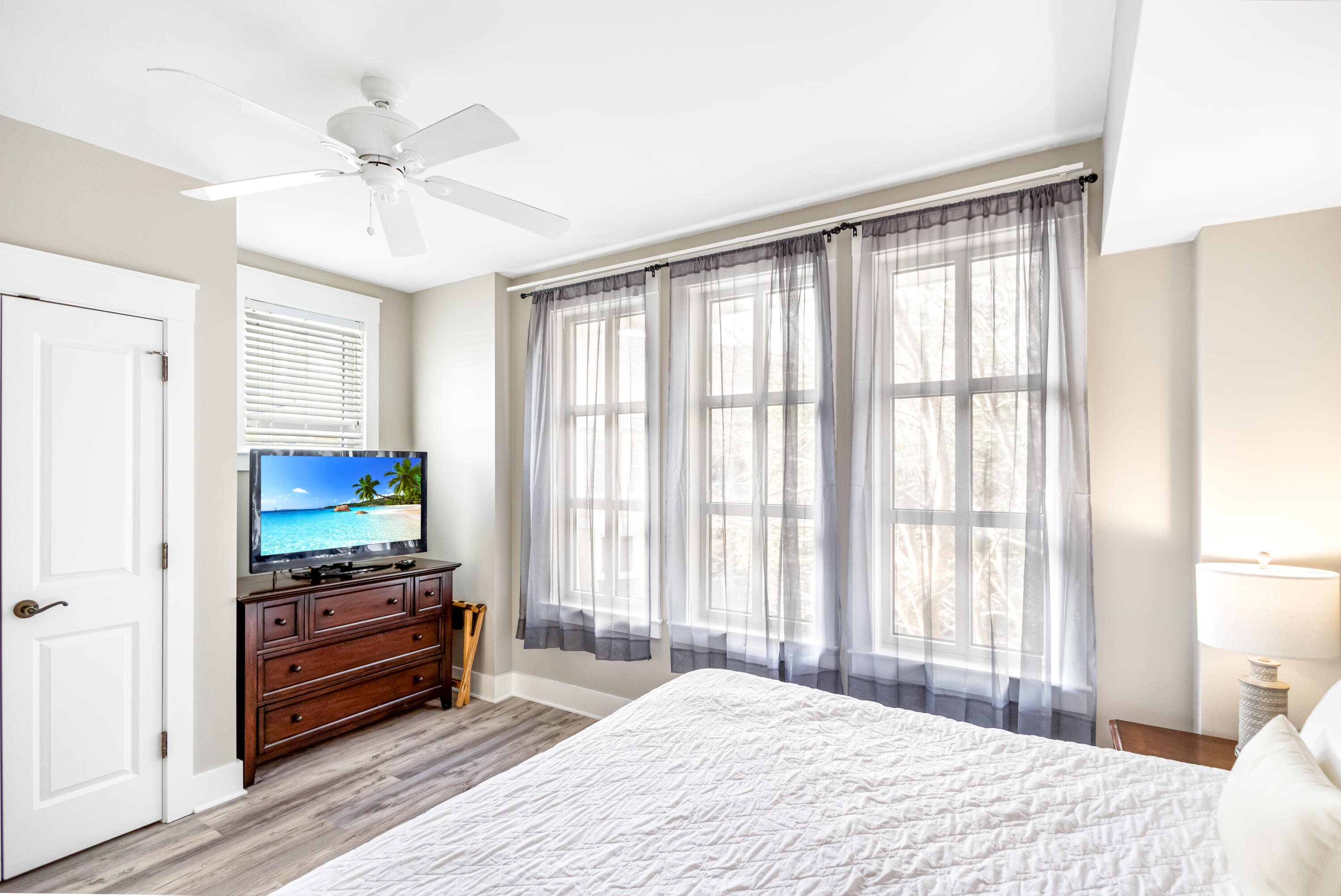 9300 Baytowne Wharf Boulevard, 501/503