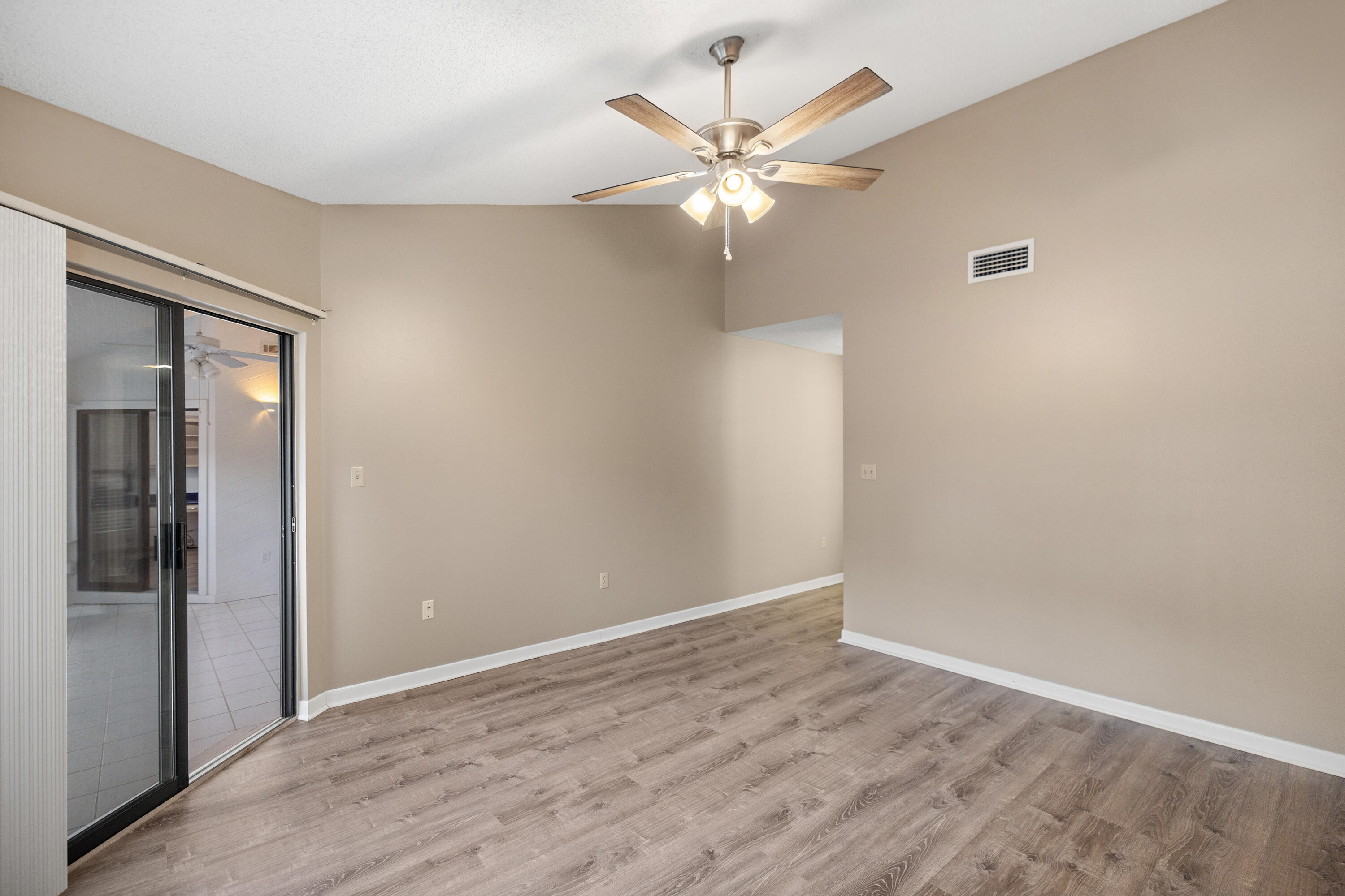 142 Glen Eagles Drive