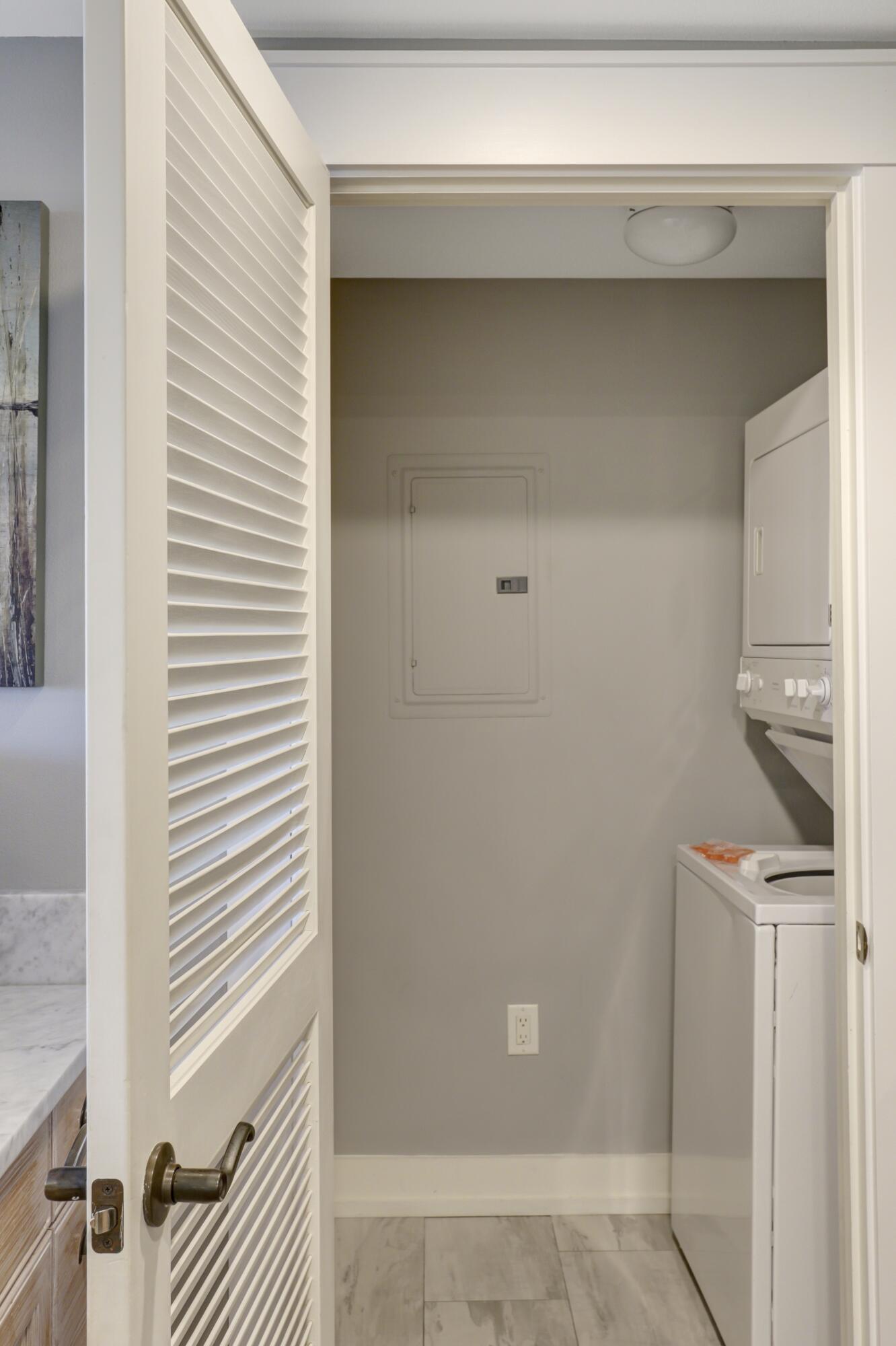 9300 Baytowne Wharf Boulevard, 527