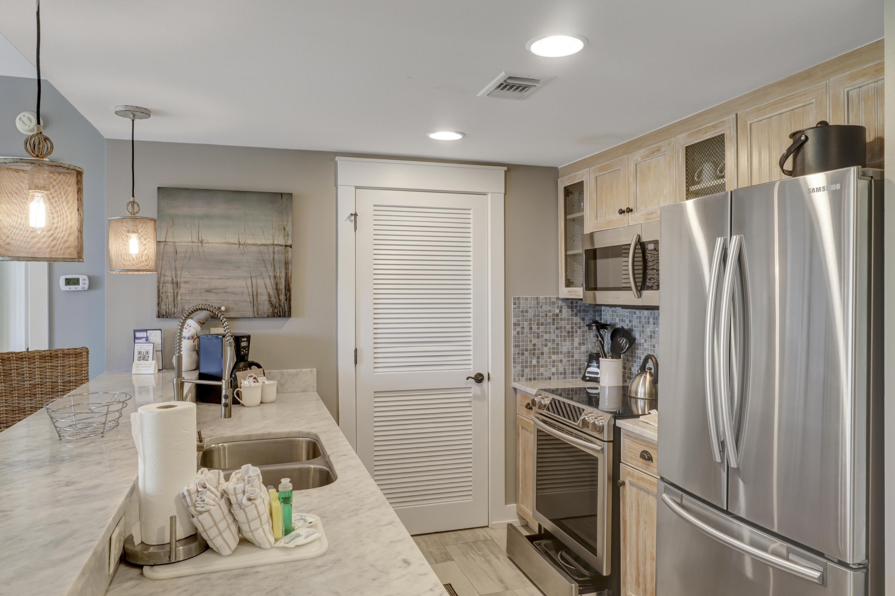 9300 Baytowne Wharf Boulevard, 527