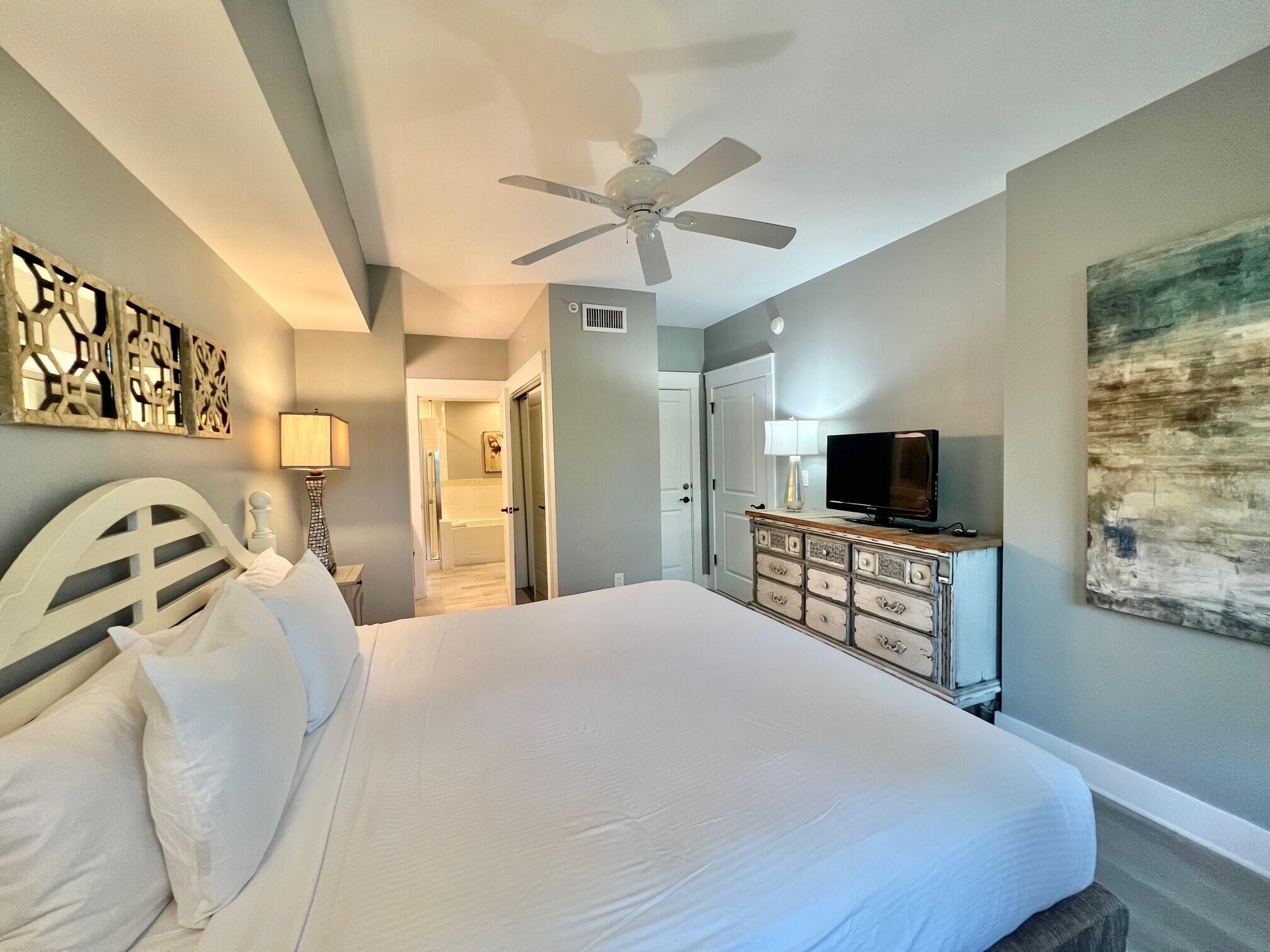 9300 Baytowne Wharf Boulevard, 527
