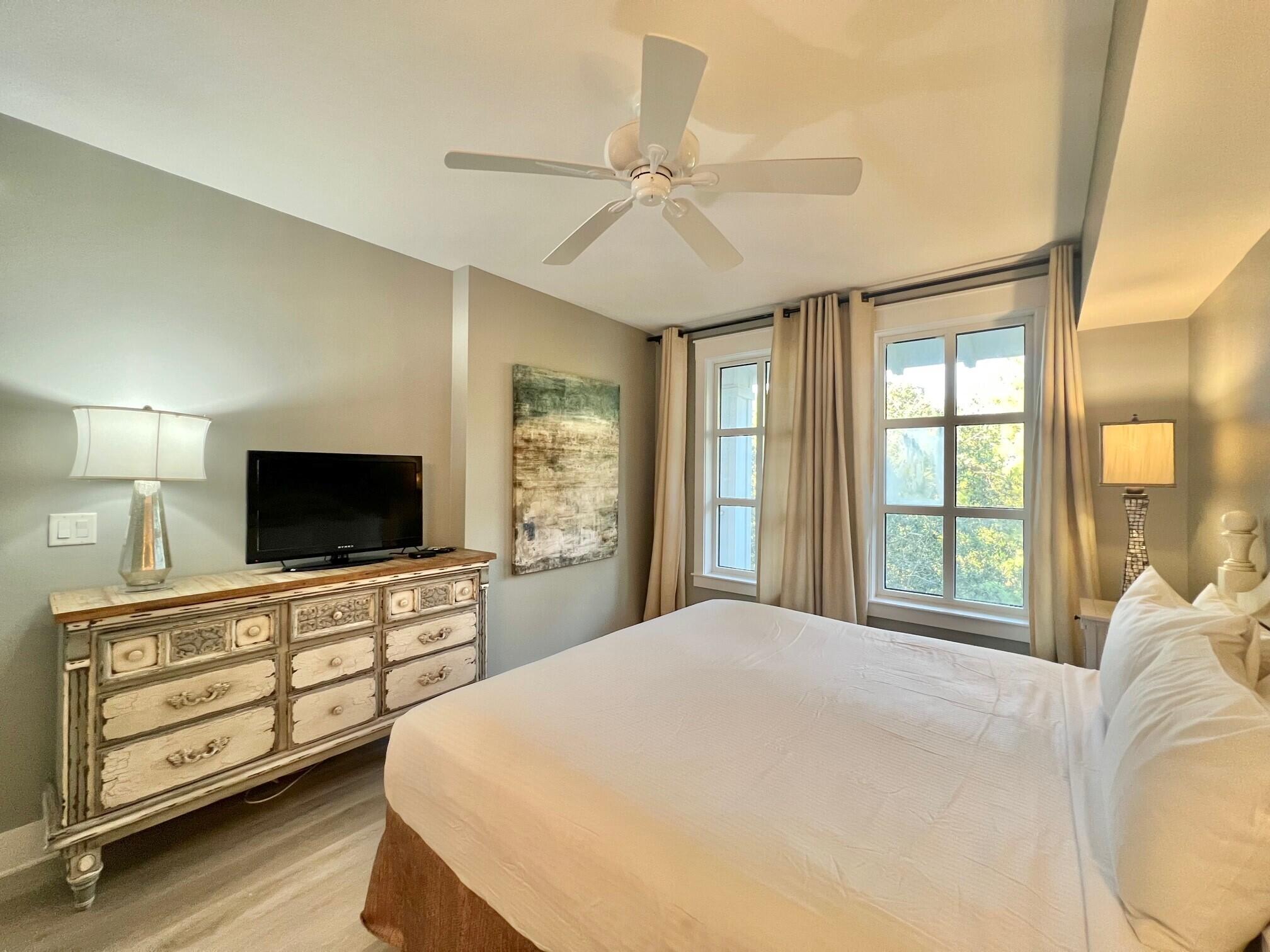 9300 Baytowne Wharf Boulevard, 527