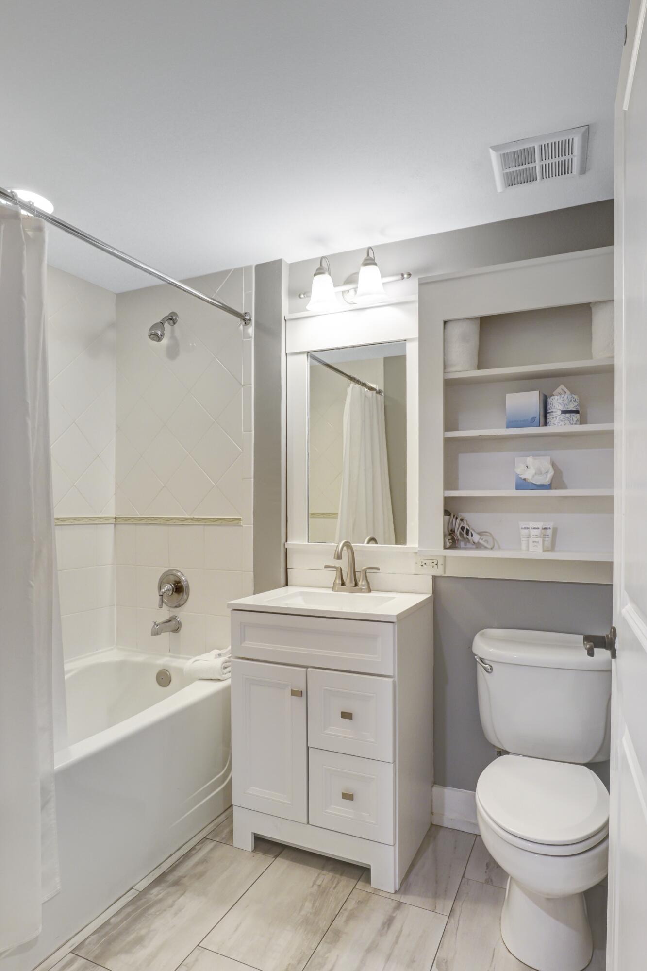 9300 Baytowne Wharf Boulevard, 529