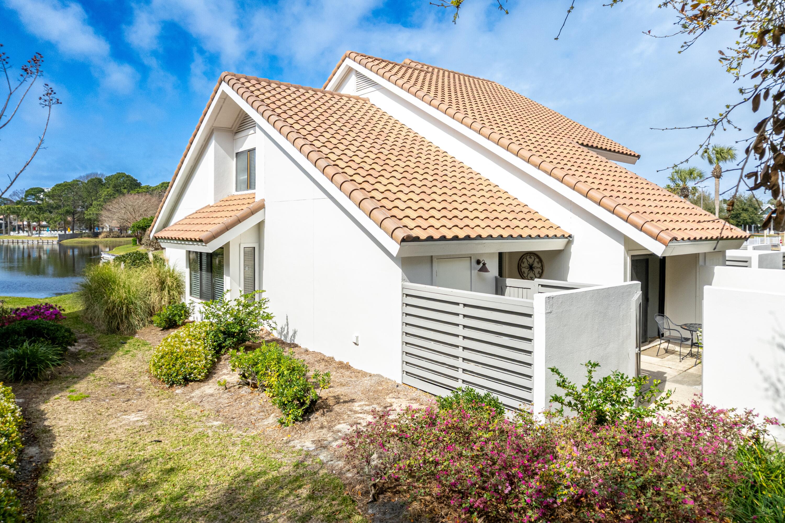 5093 Beachwalk Way