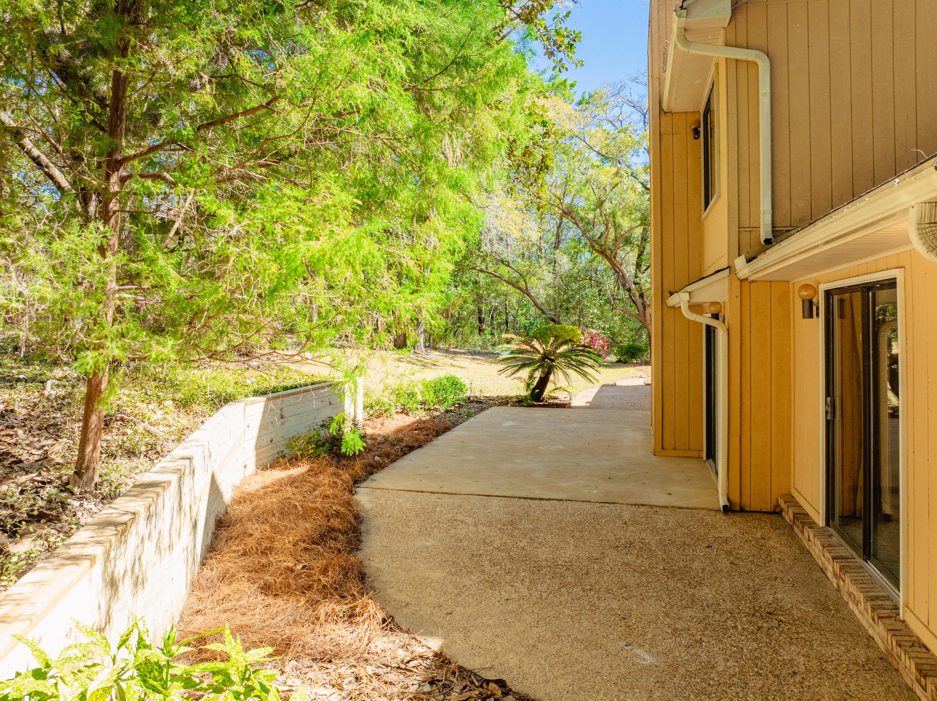 2819 Edgewater Drive