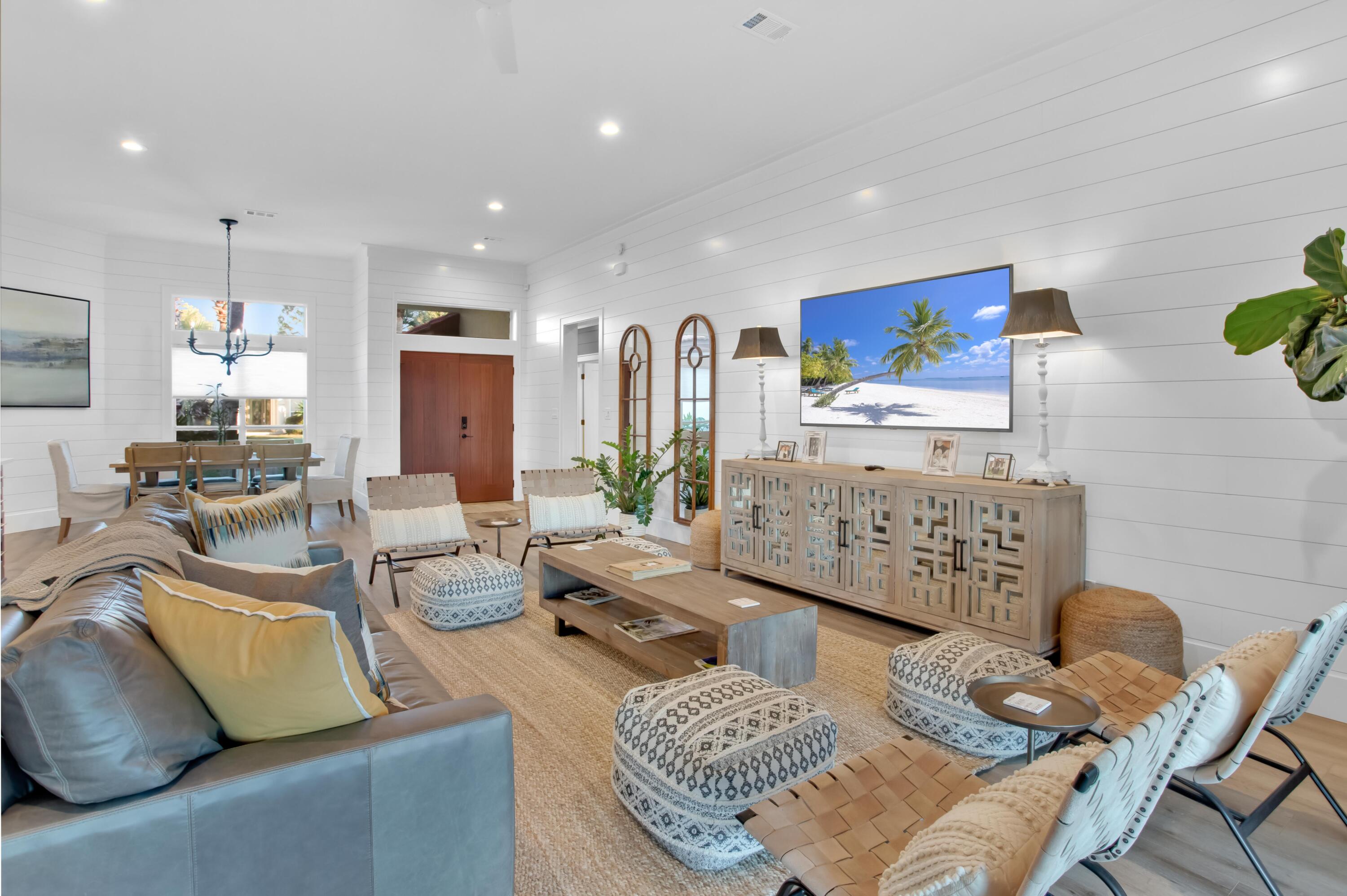 4630 Paradise Isle