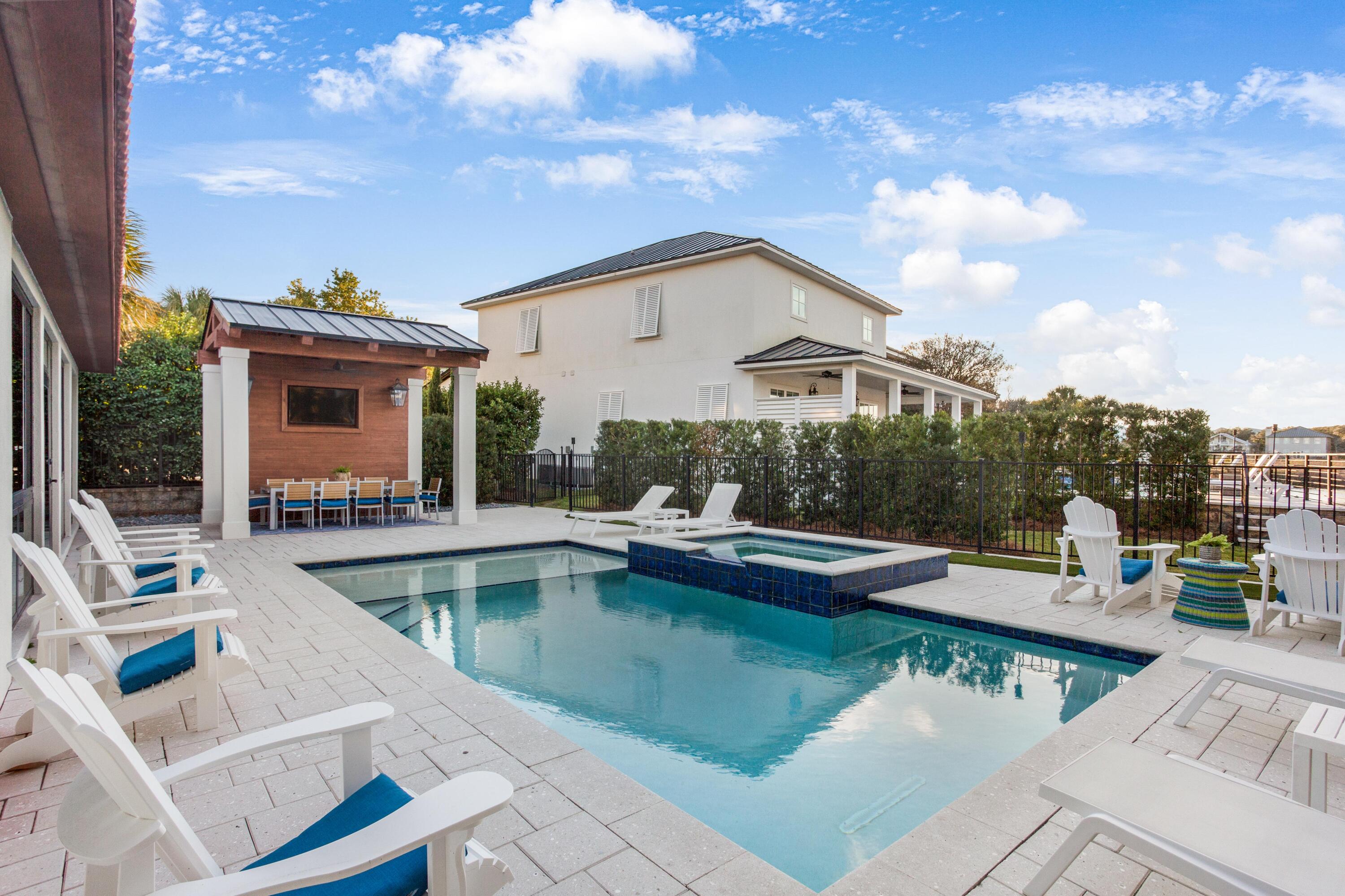 4630 Paradise Isle
