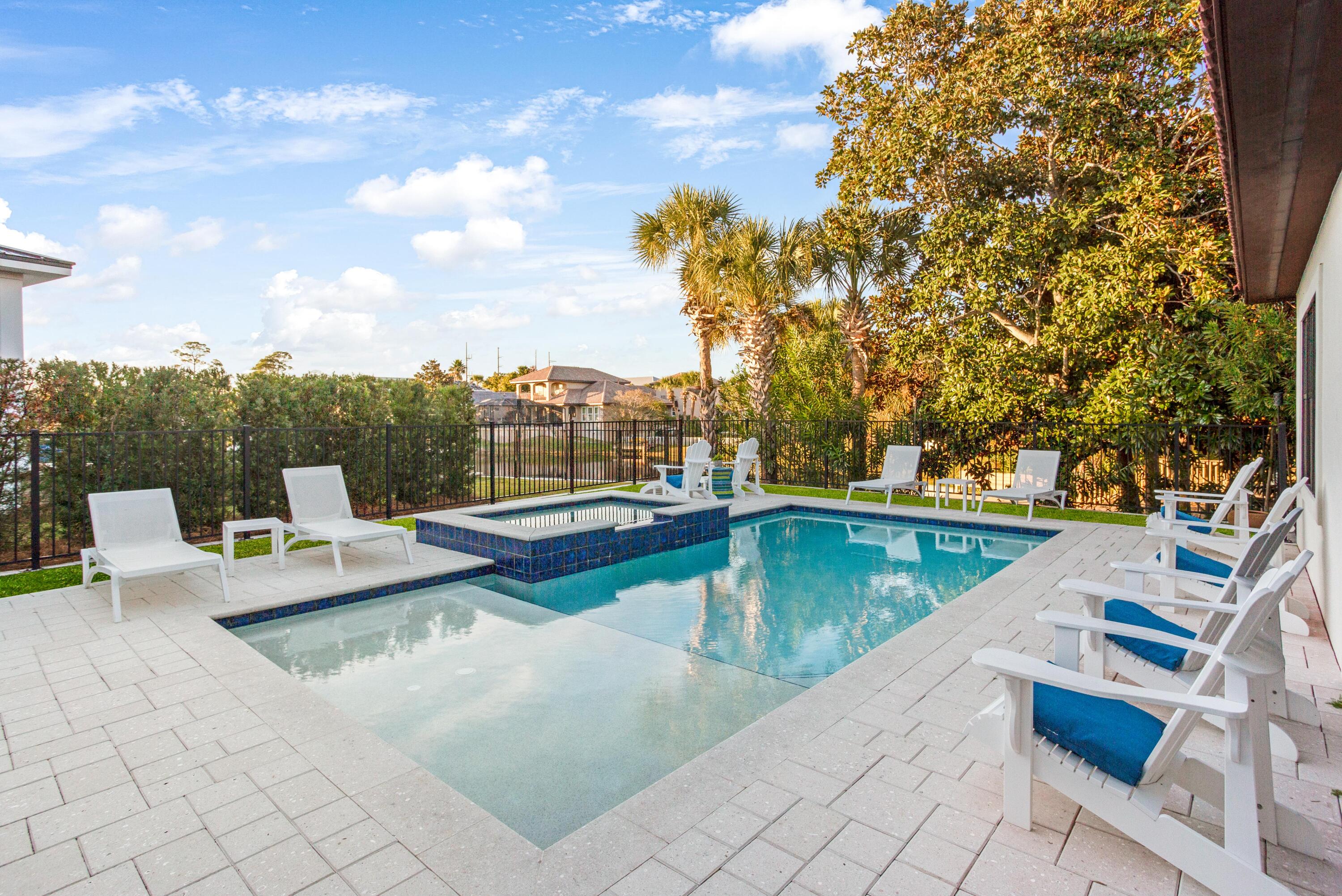 4630 Paradise Isle