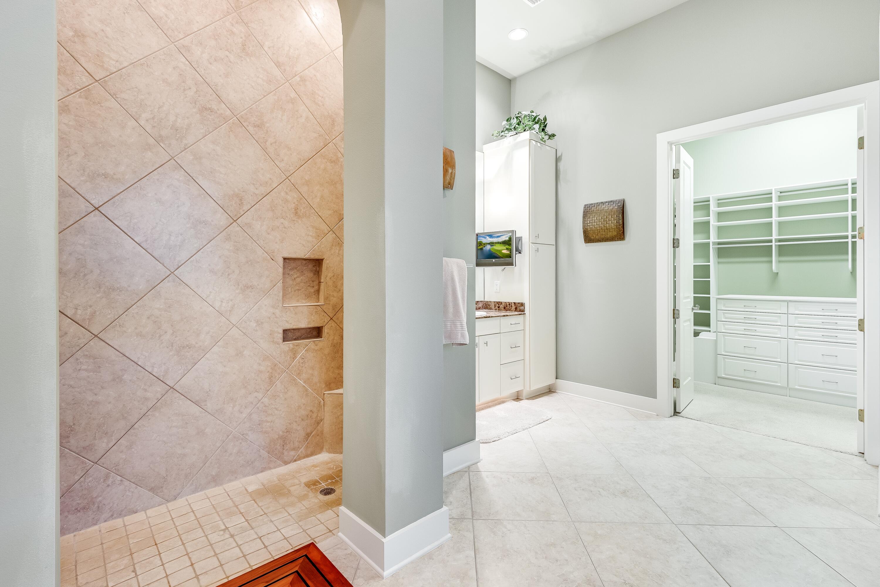 2943 Pine Valley Drive