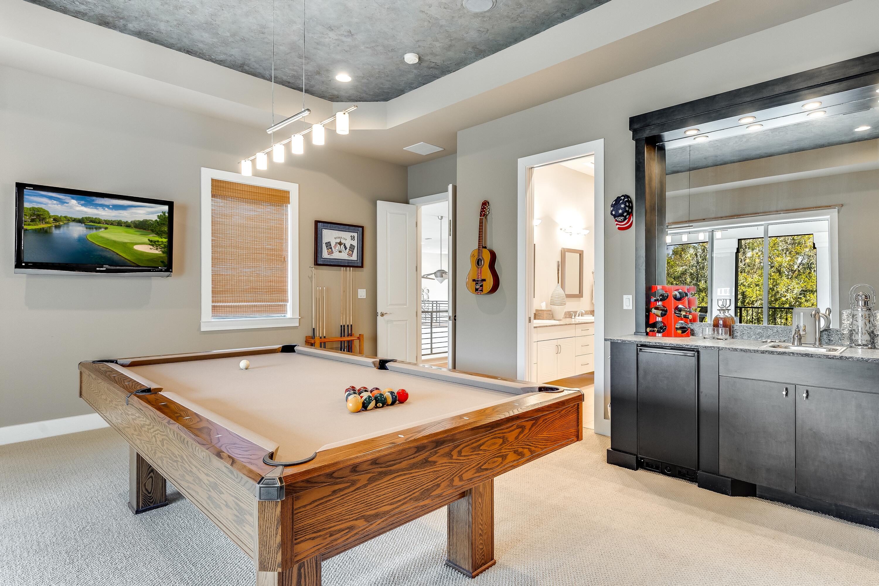 2943 Pine Valley Drive