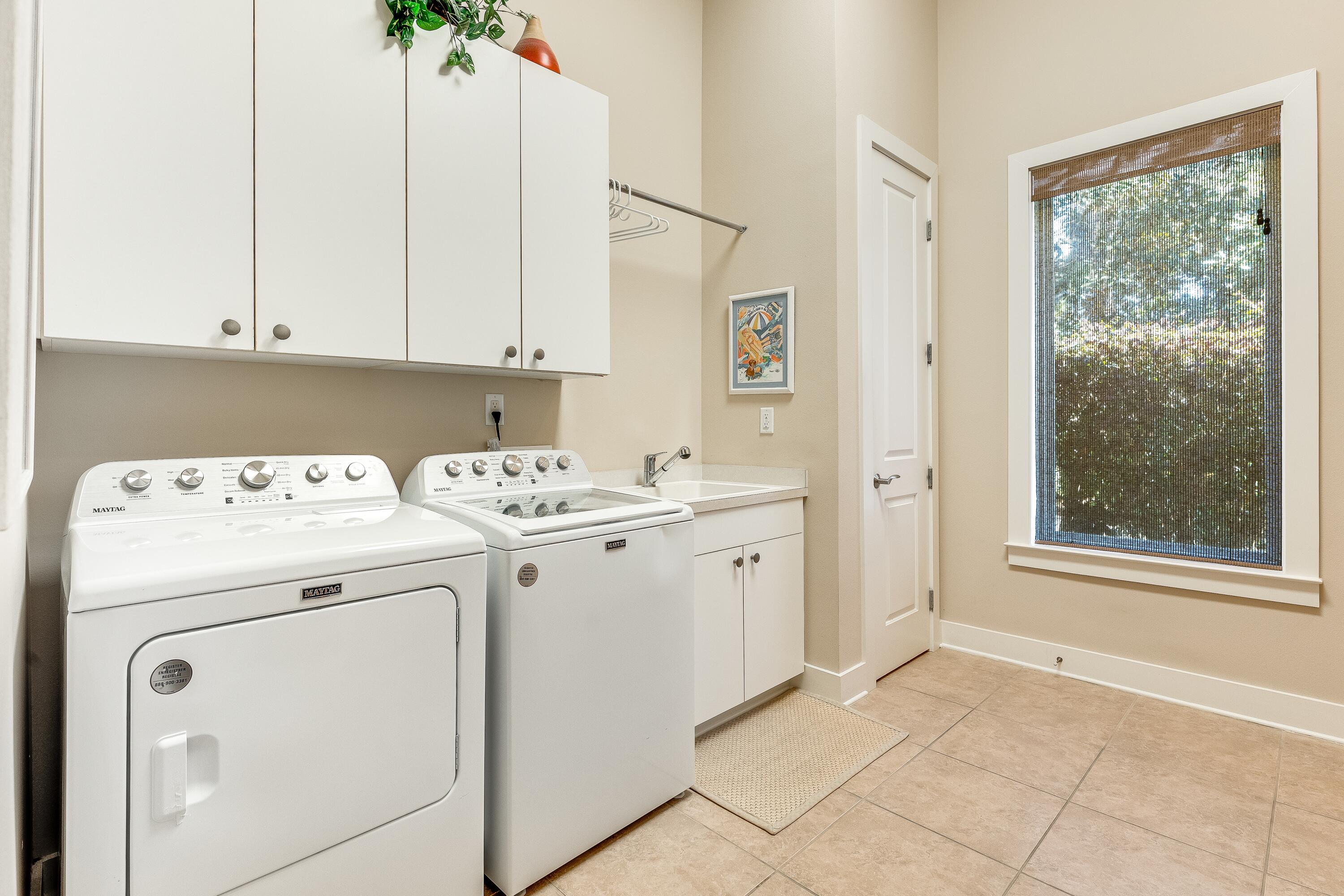 2943 Pine Valley Drive