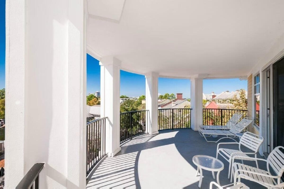 9100 Baytowne Wharf Boulevard, 452
