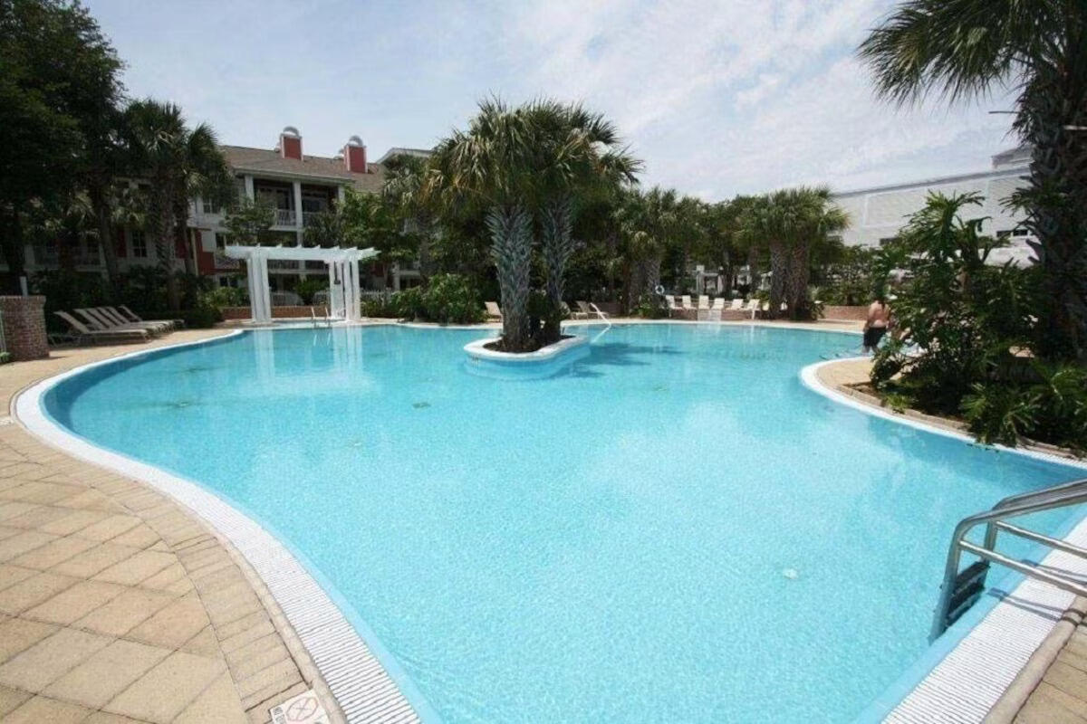 9100 Baytowne Wharf Boulevard, 452