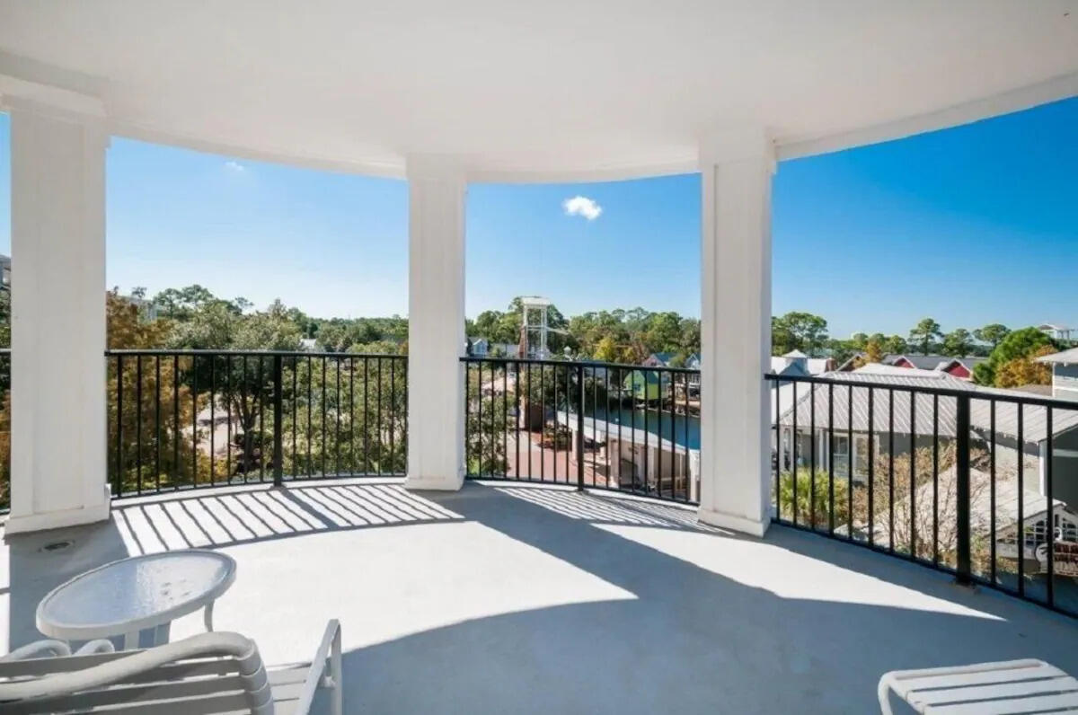 9100 Baytowne Wharf Boulevard, 452