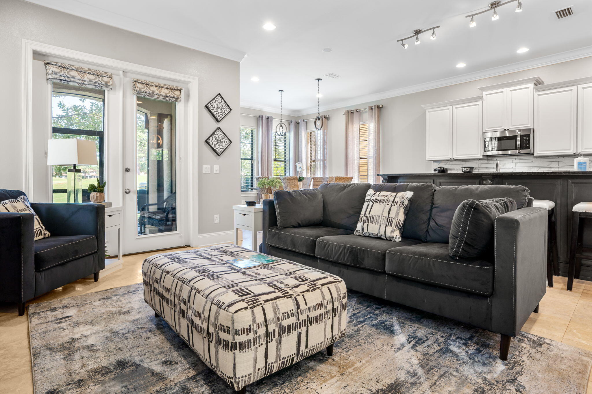 1904 E Baytowne Loop