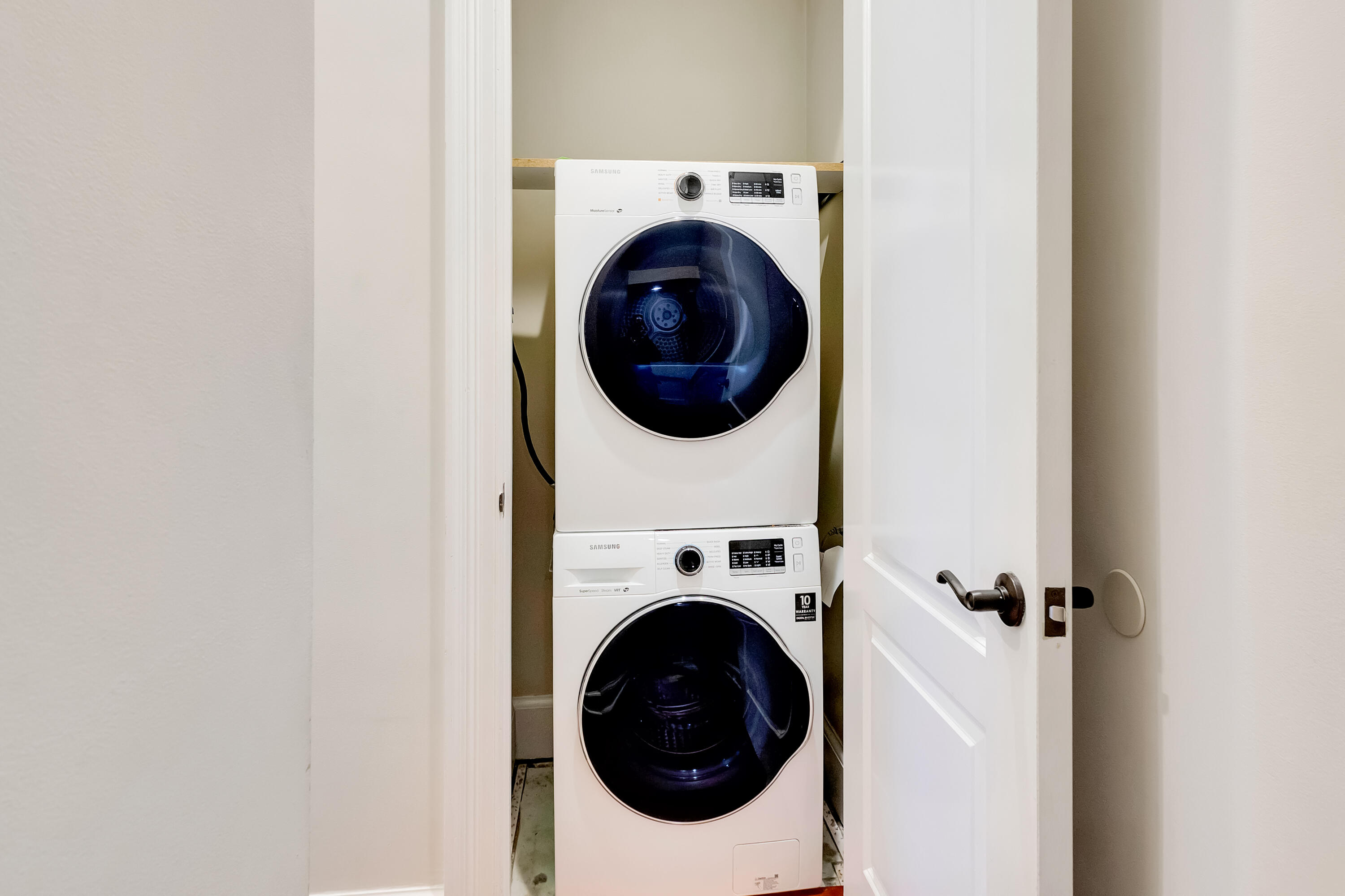 9201 Market Street Inn, 158