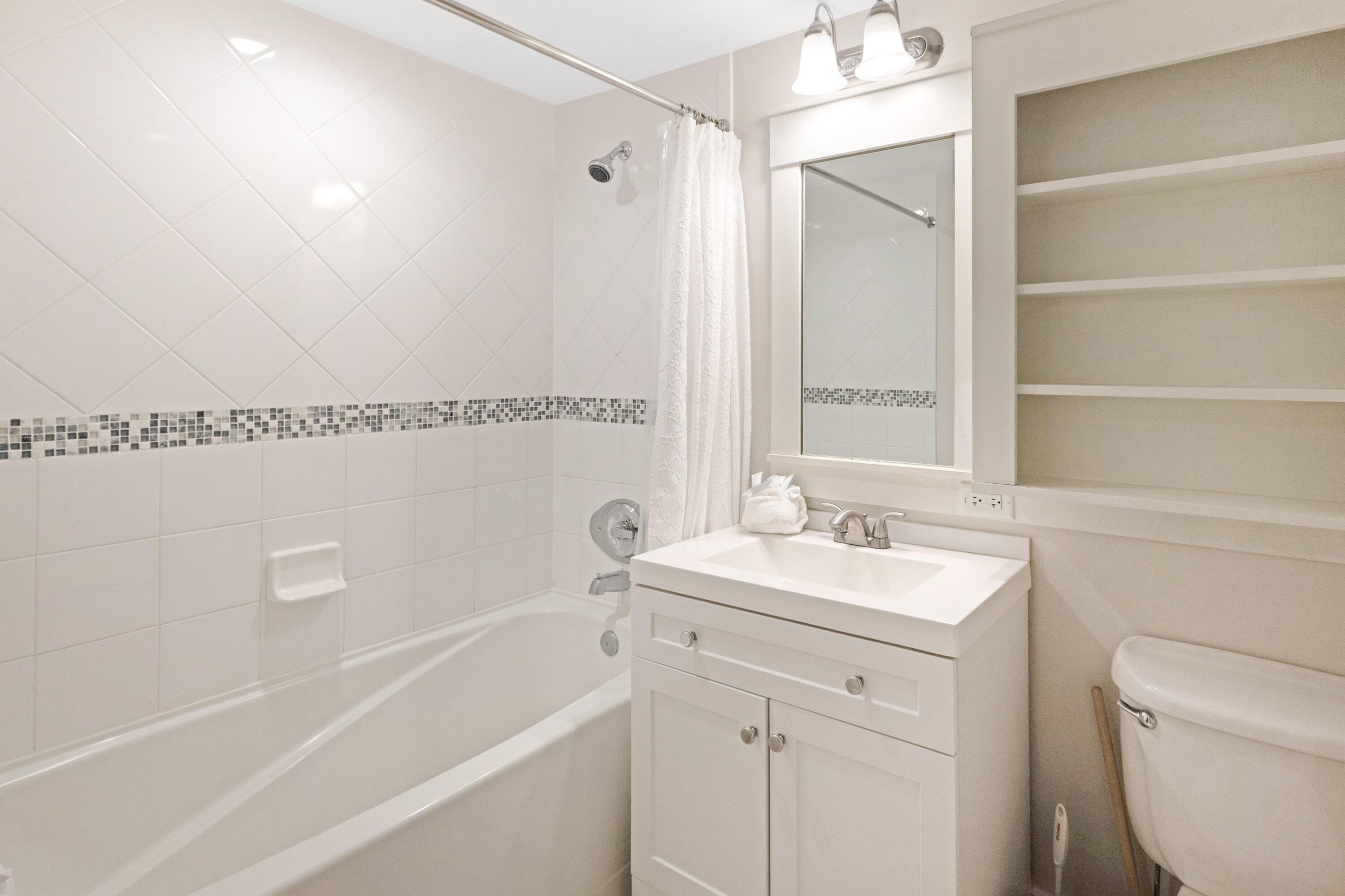 9300 Baytowne Wharf Boulevard, UNIT 306