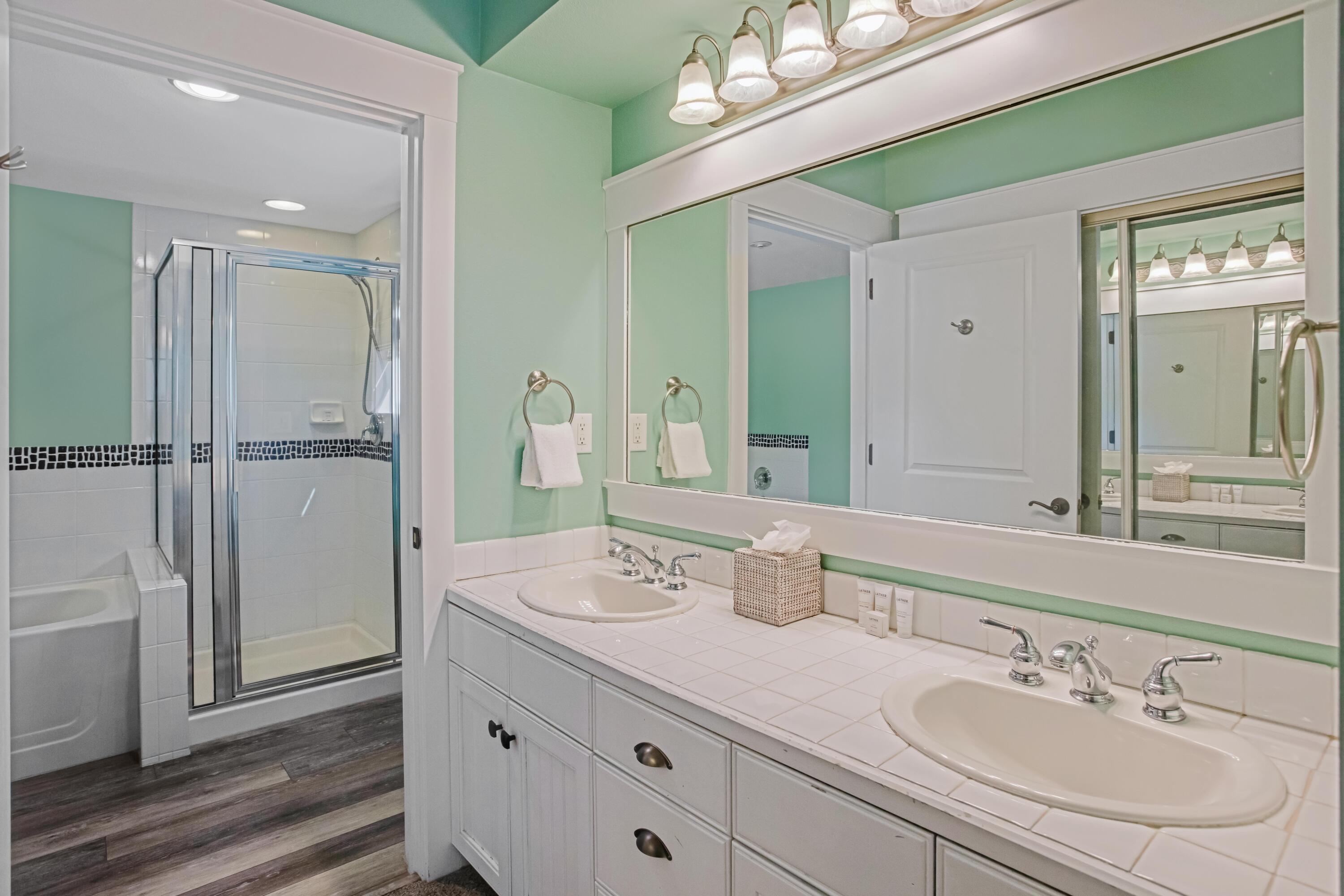 9100 Baytowne Wharf Boulevard, 274/276