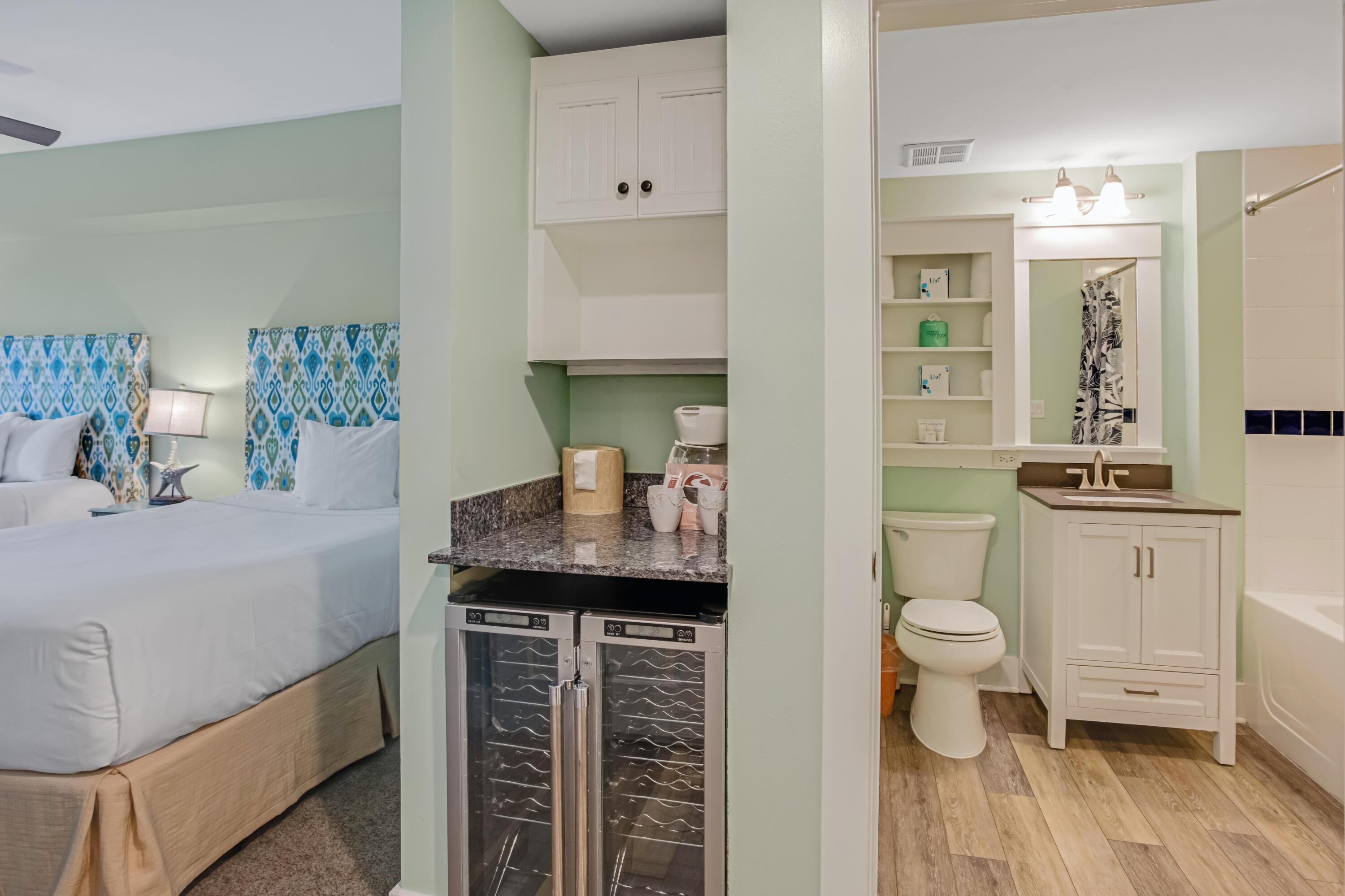 9100 Baytowne Wharf Boulevard, 274/276