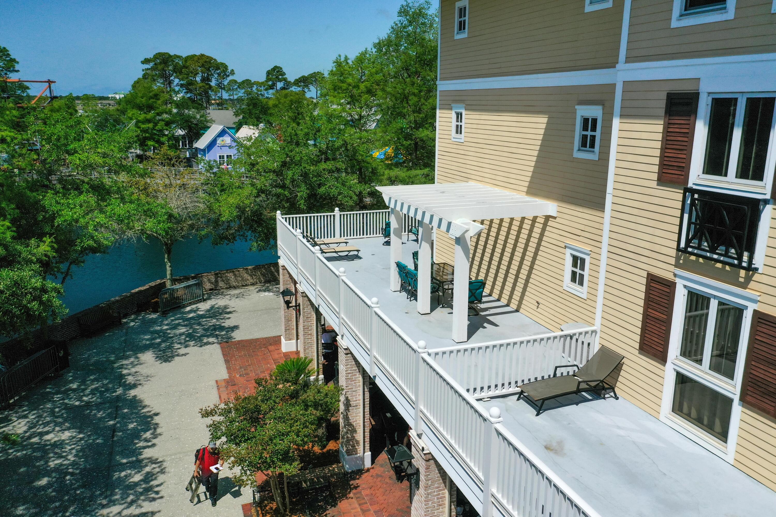 9100 Baytowne Wharf Boulevard, 274/276