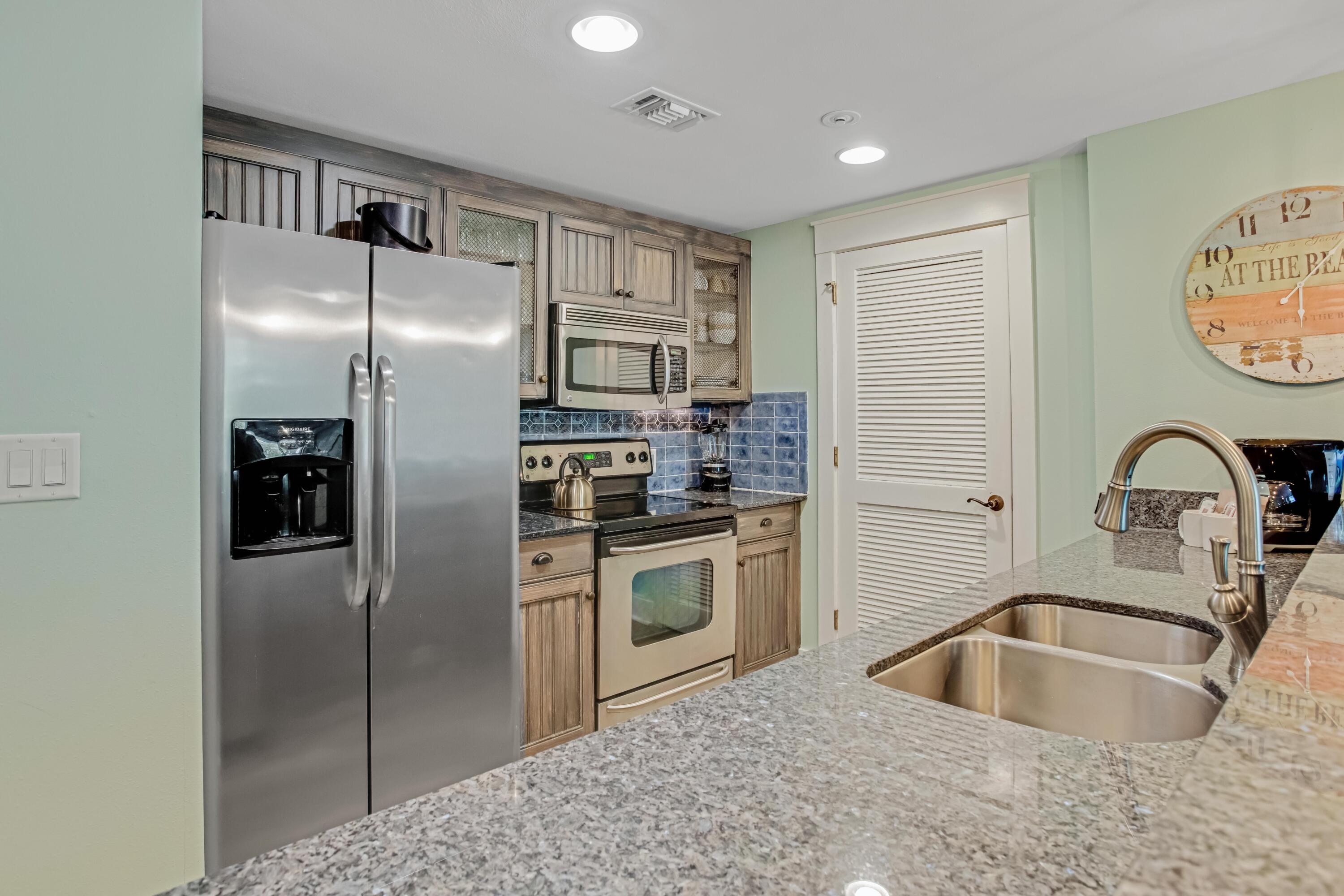 9100 Baytowne Wharf Boulevard, 274/276