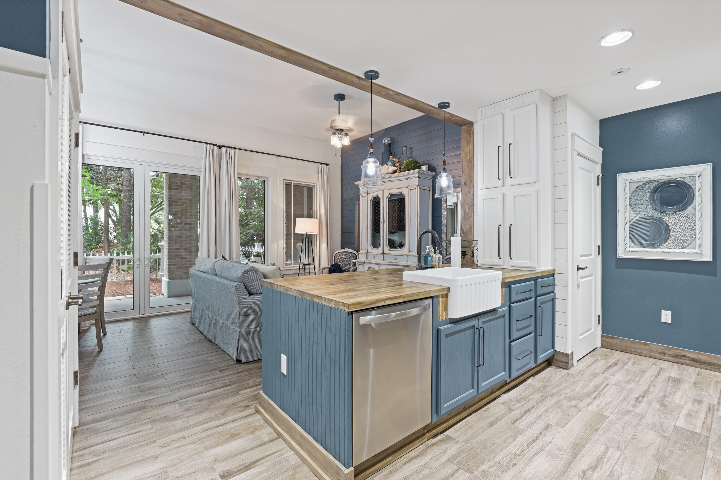 9300 Baytowne Wharf Boulevard, 113
