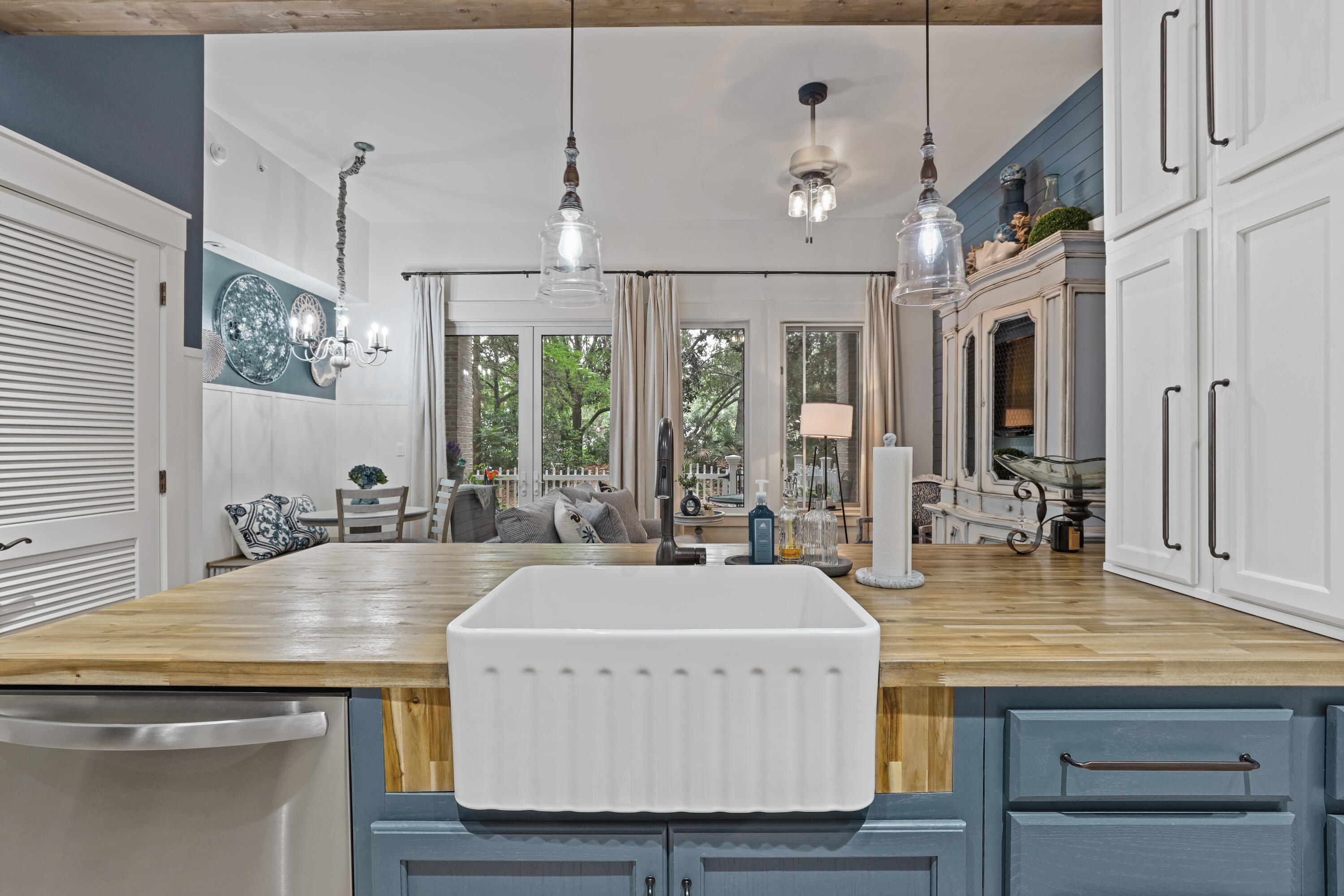 9300 Baytowne Wharf Boulevard, 113