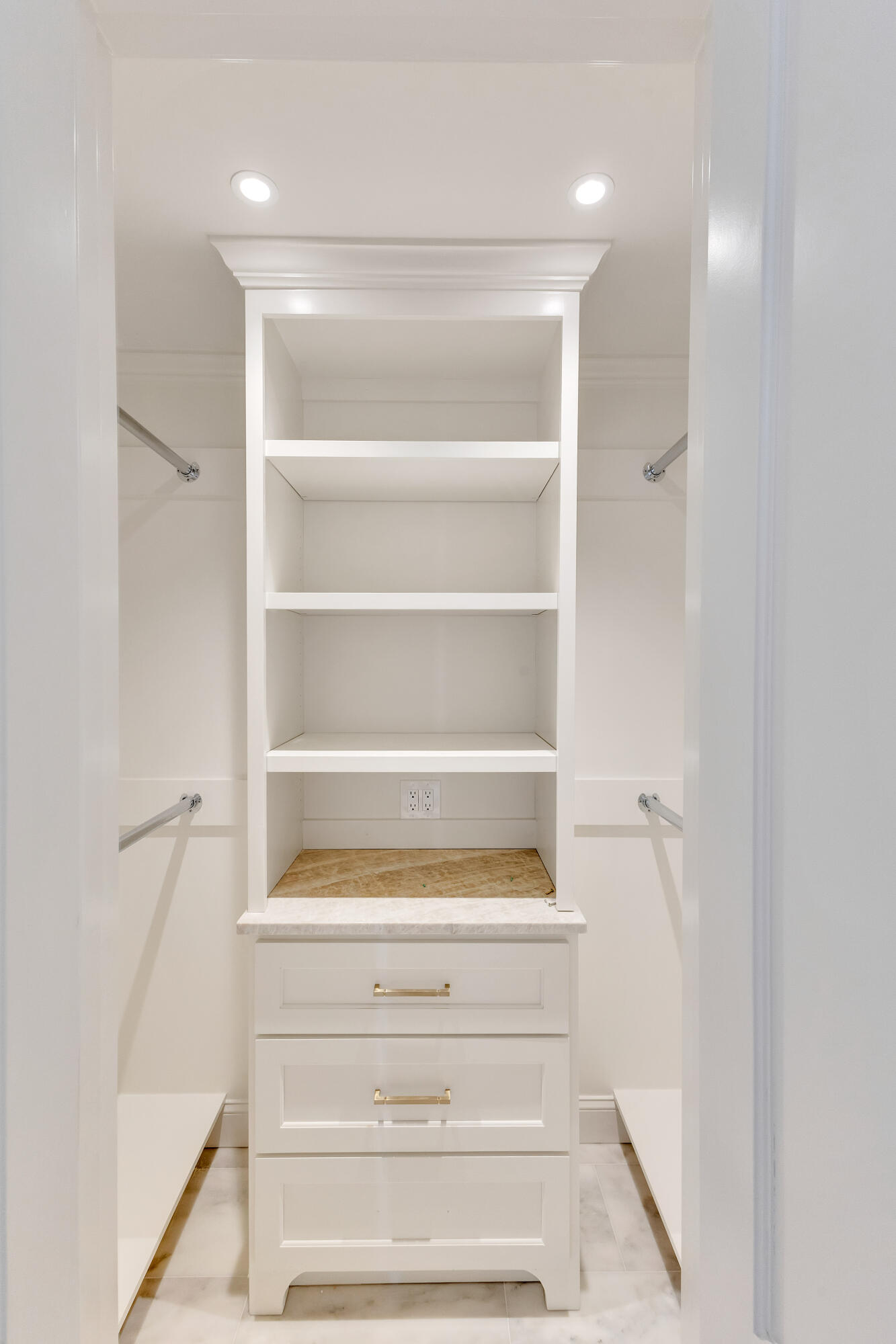 4629 Southwinds Drive, 4629