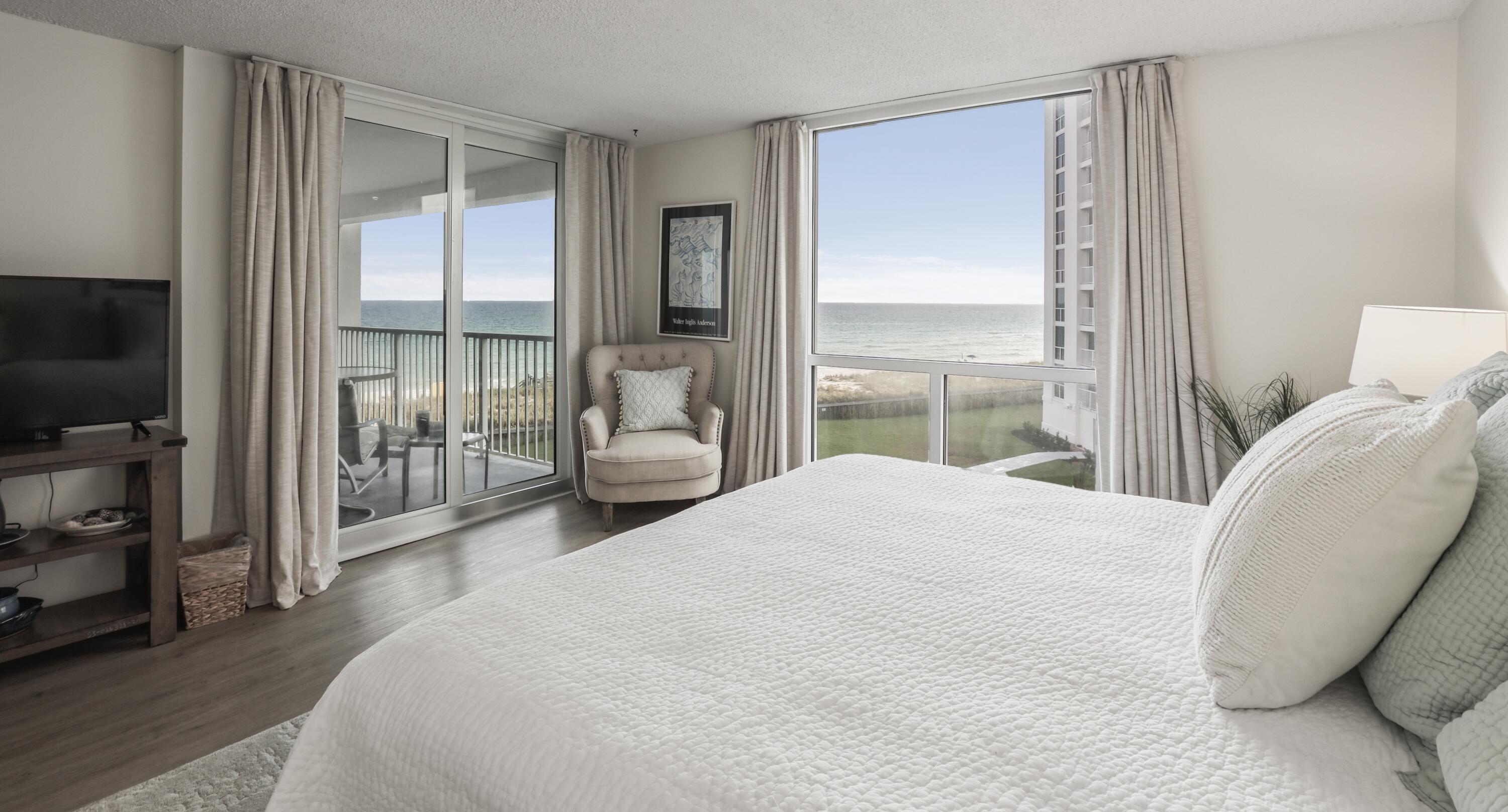 900 Gulf Shore Drive, 1045