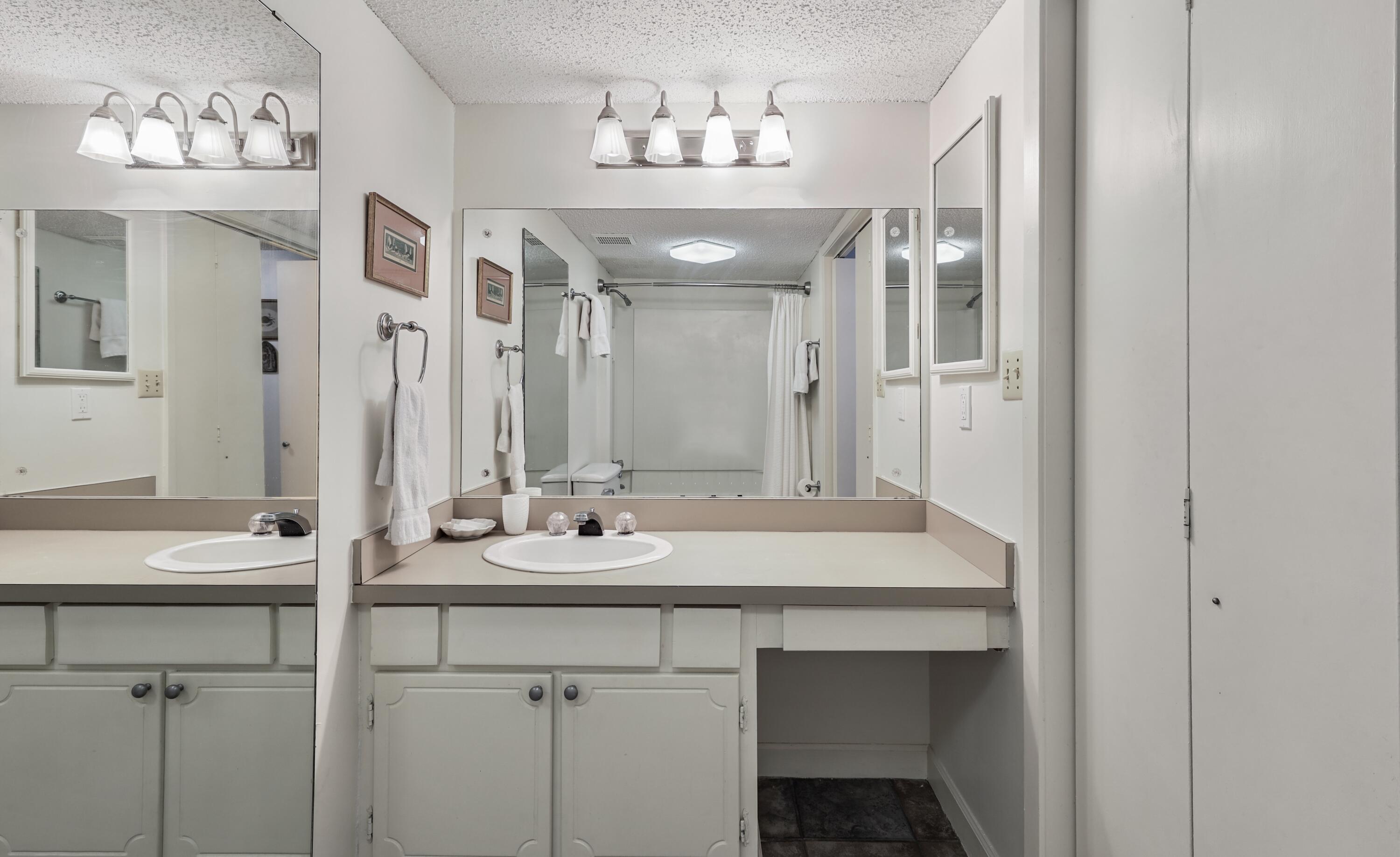 900 Gulf Shore Drive, 1045