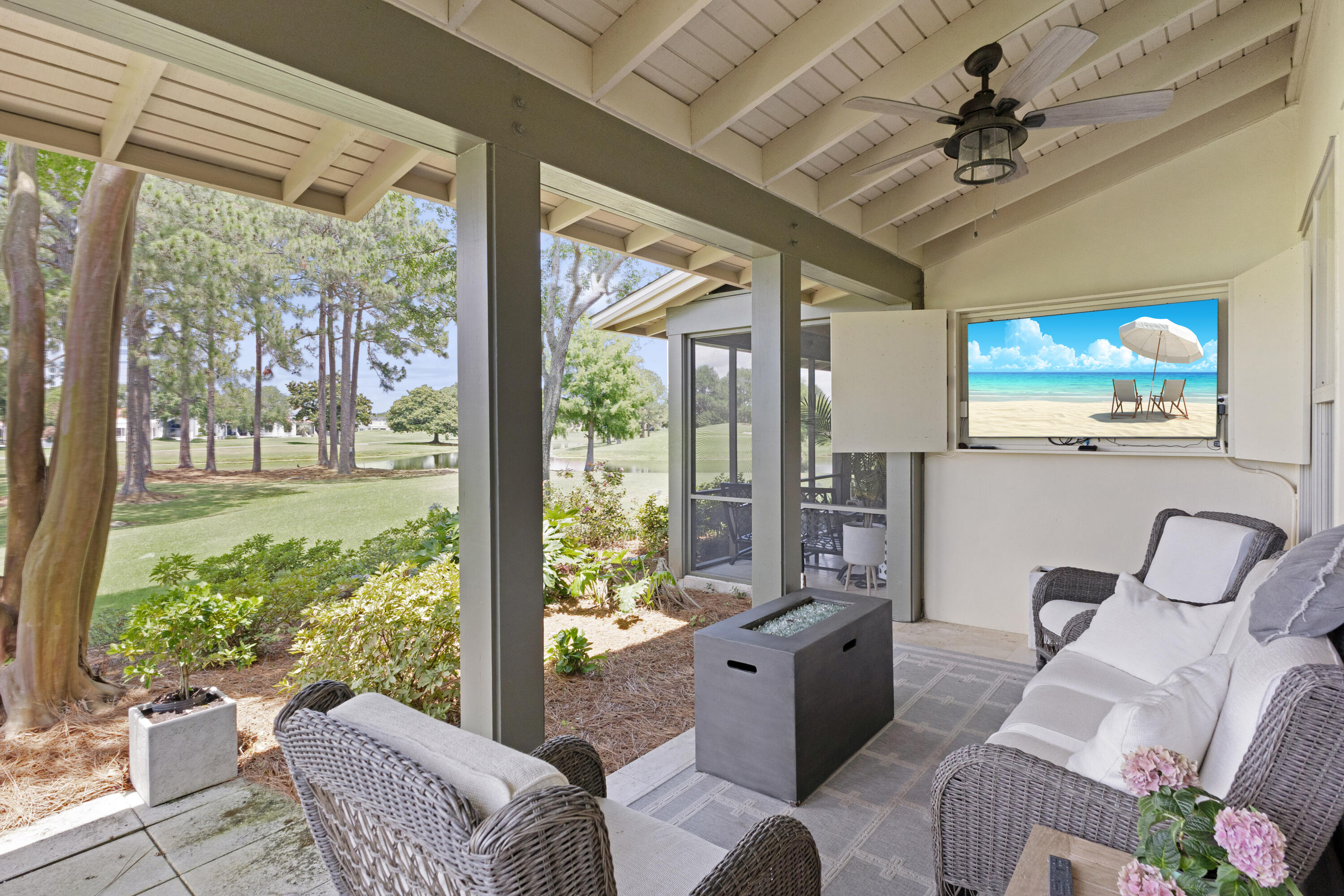 8600 Magnolia Bay Lane