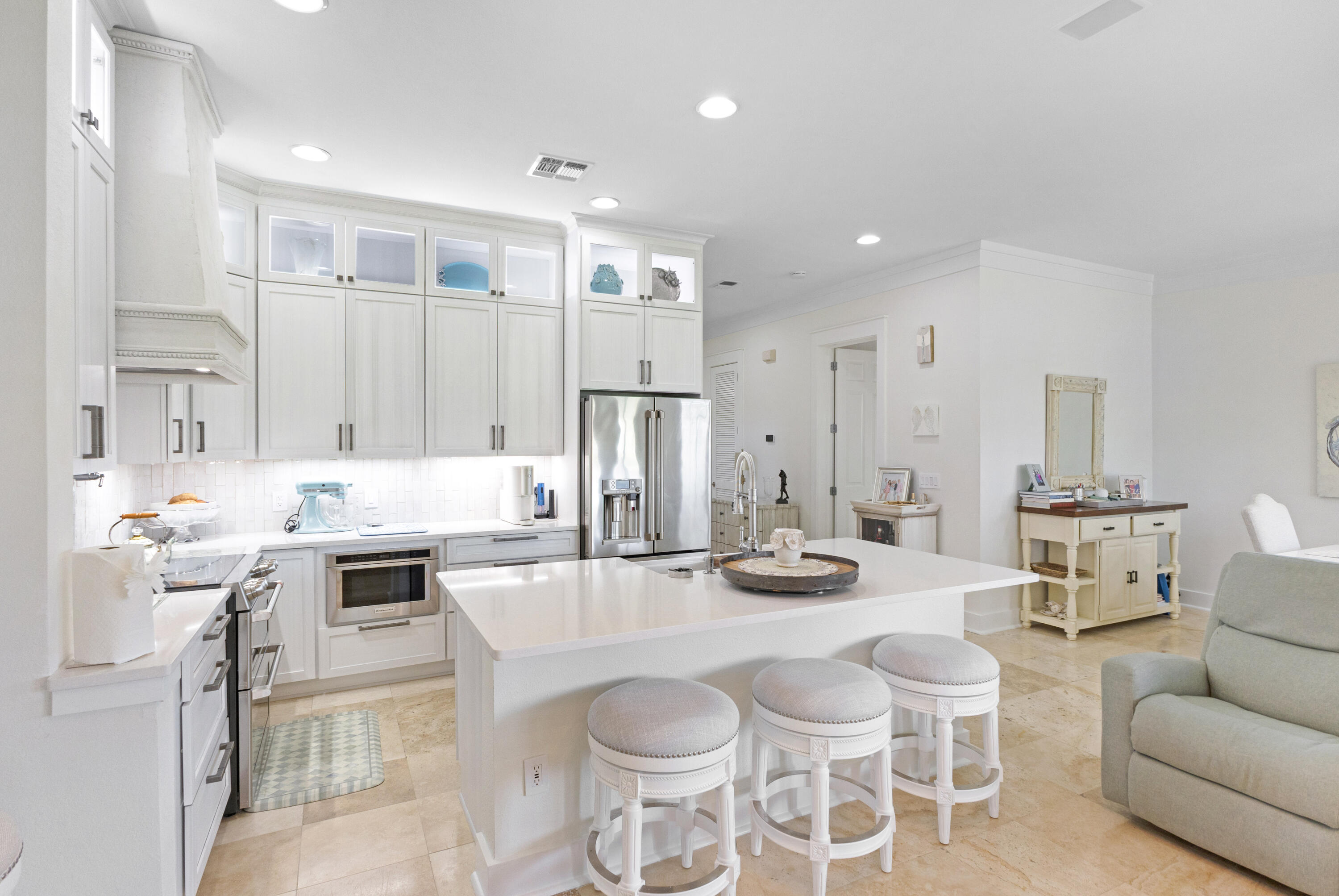 8600 Magnolia Bay Lane