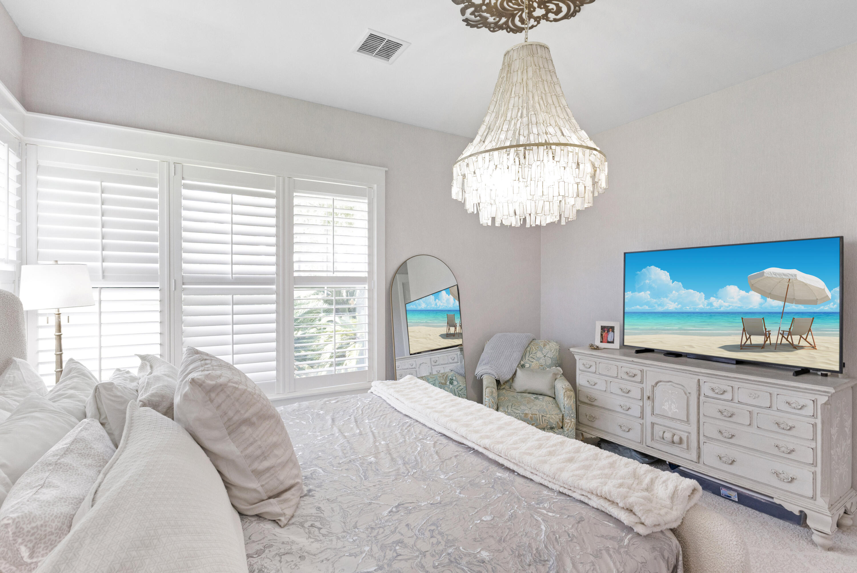 8600 Magnolia Bay Lane