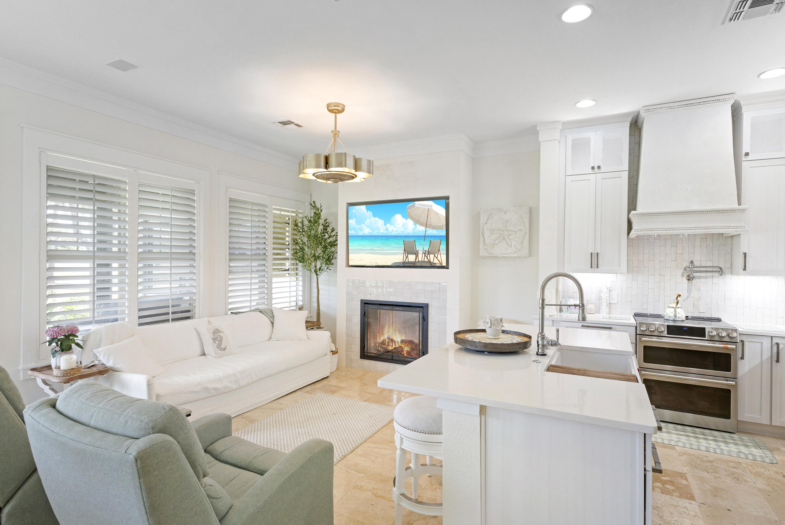 8600 Magnolia Bay Lane