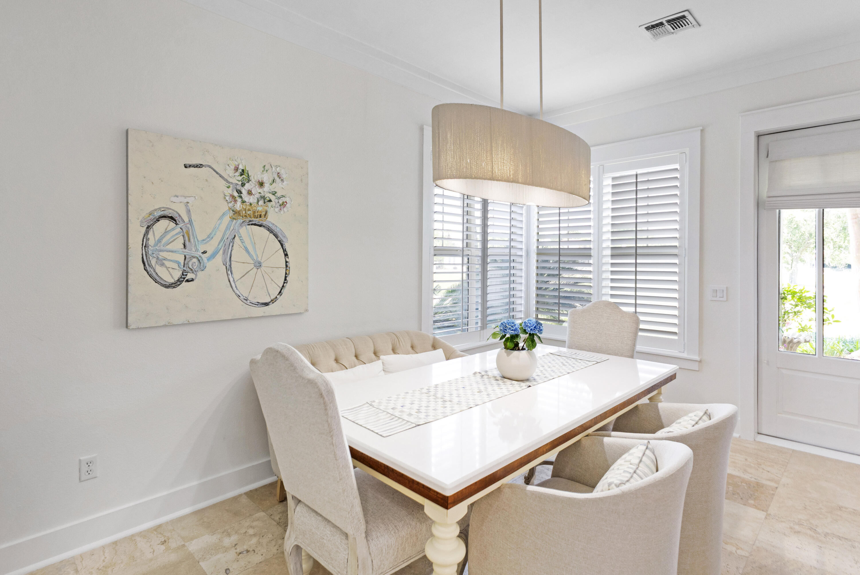 8600 Magnolia Bay Lane