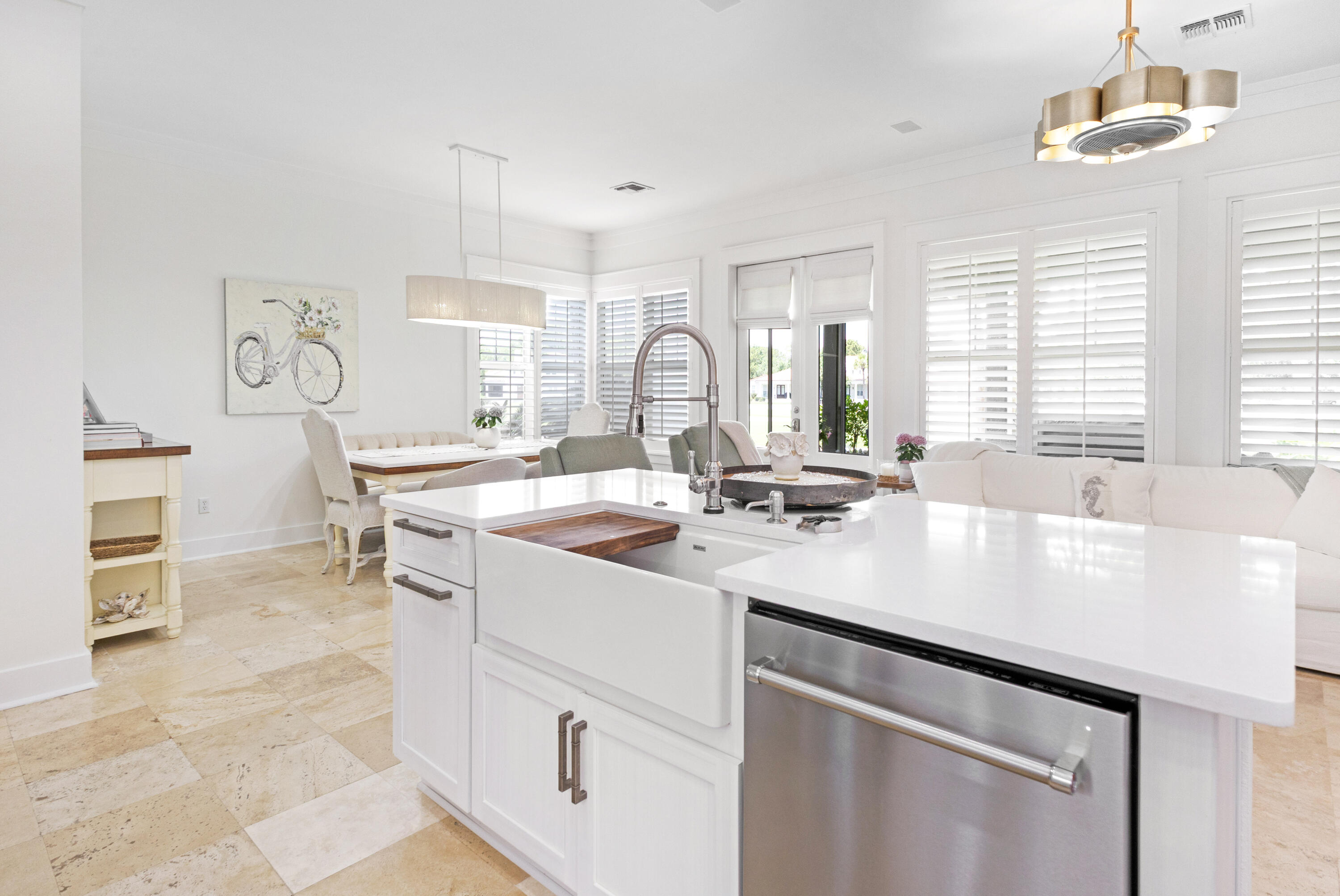 8600 Magnolia Bay Lane