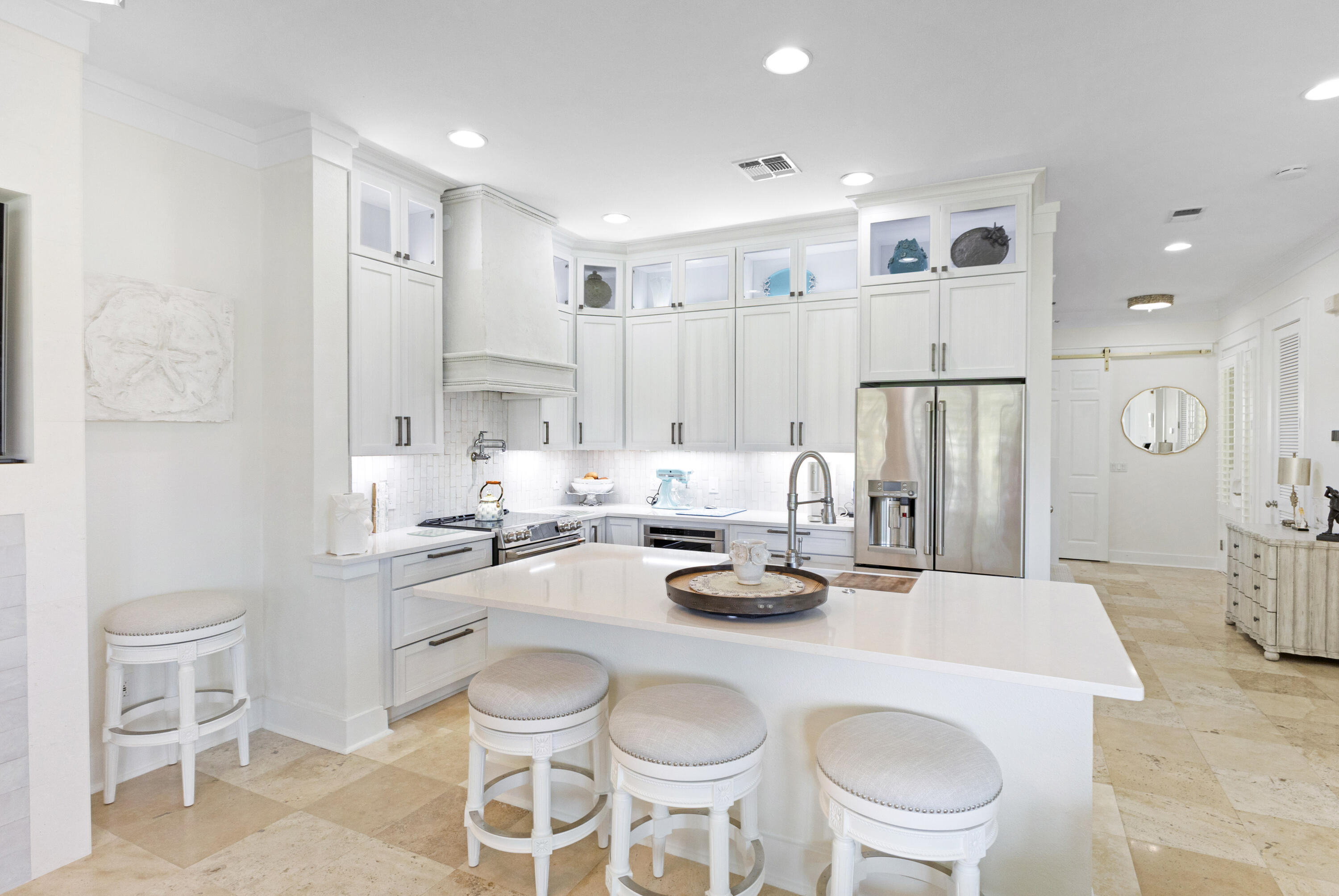 8600 Magnolia Bay Lane