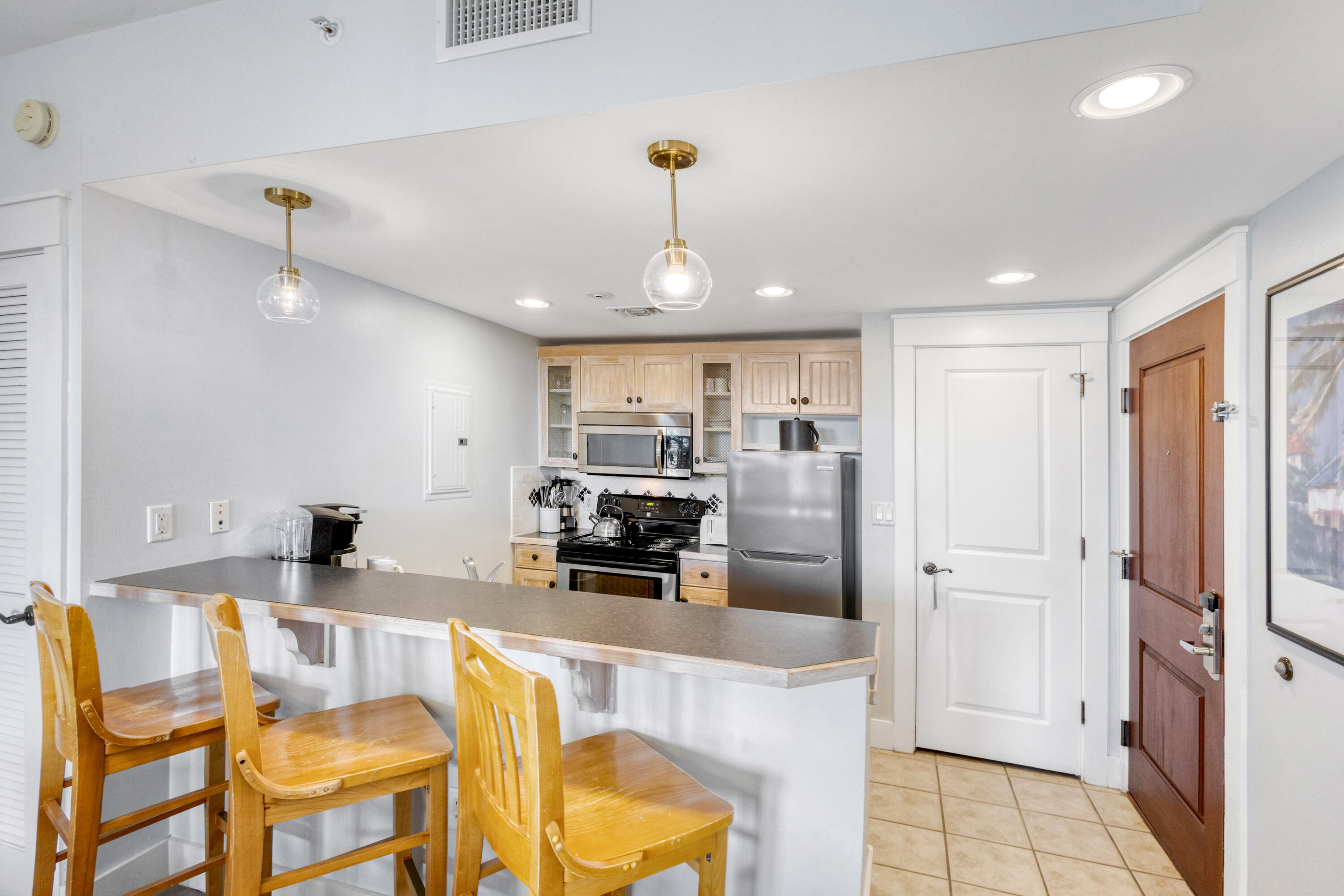 9300 Baytowne Wharf Boulevard, 401/403